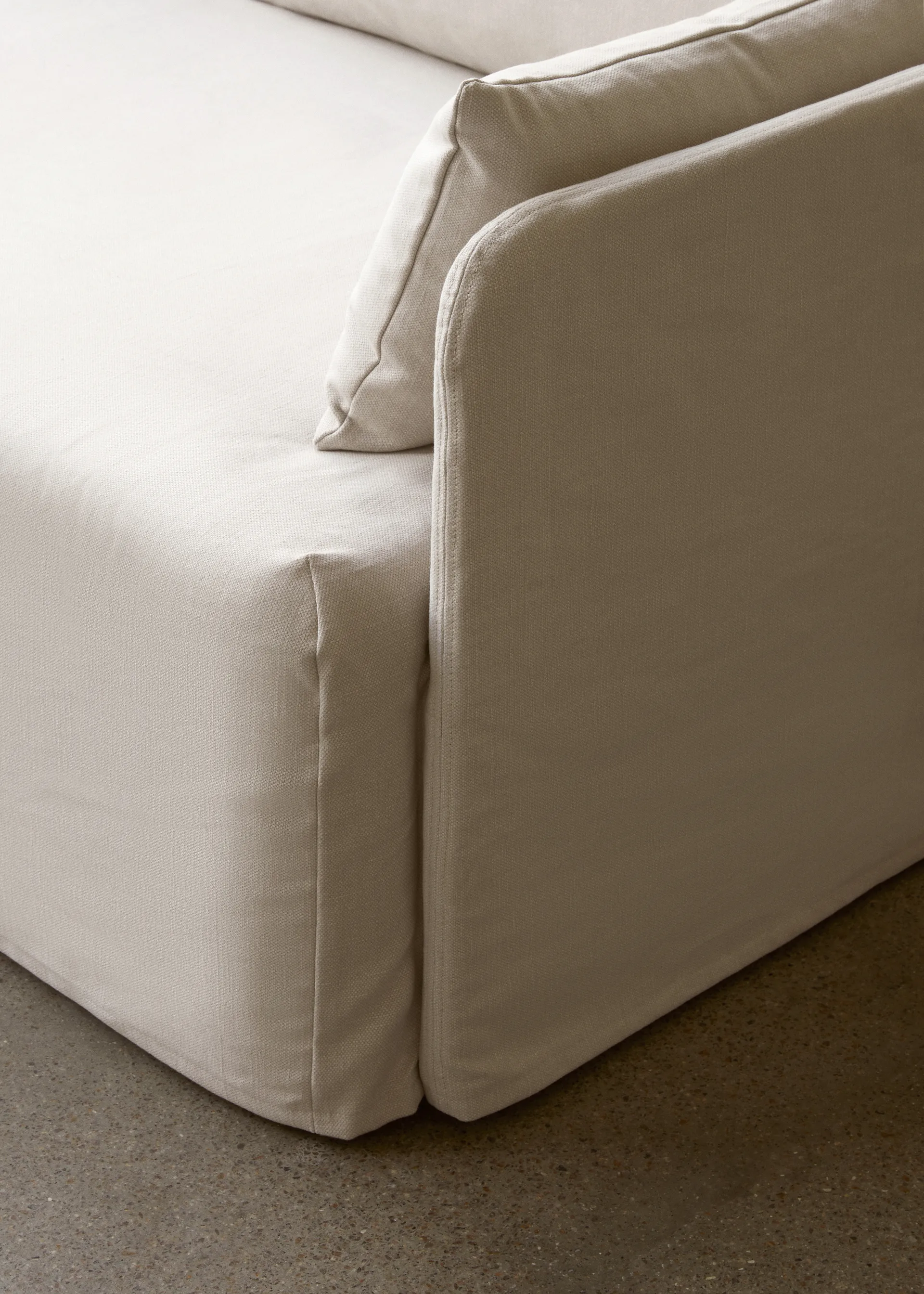 Offset lös klädsel till soffa 2-sits, Logan Sand Audo Copenhagen