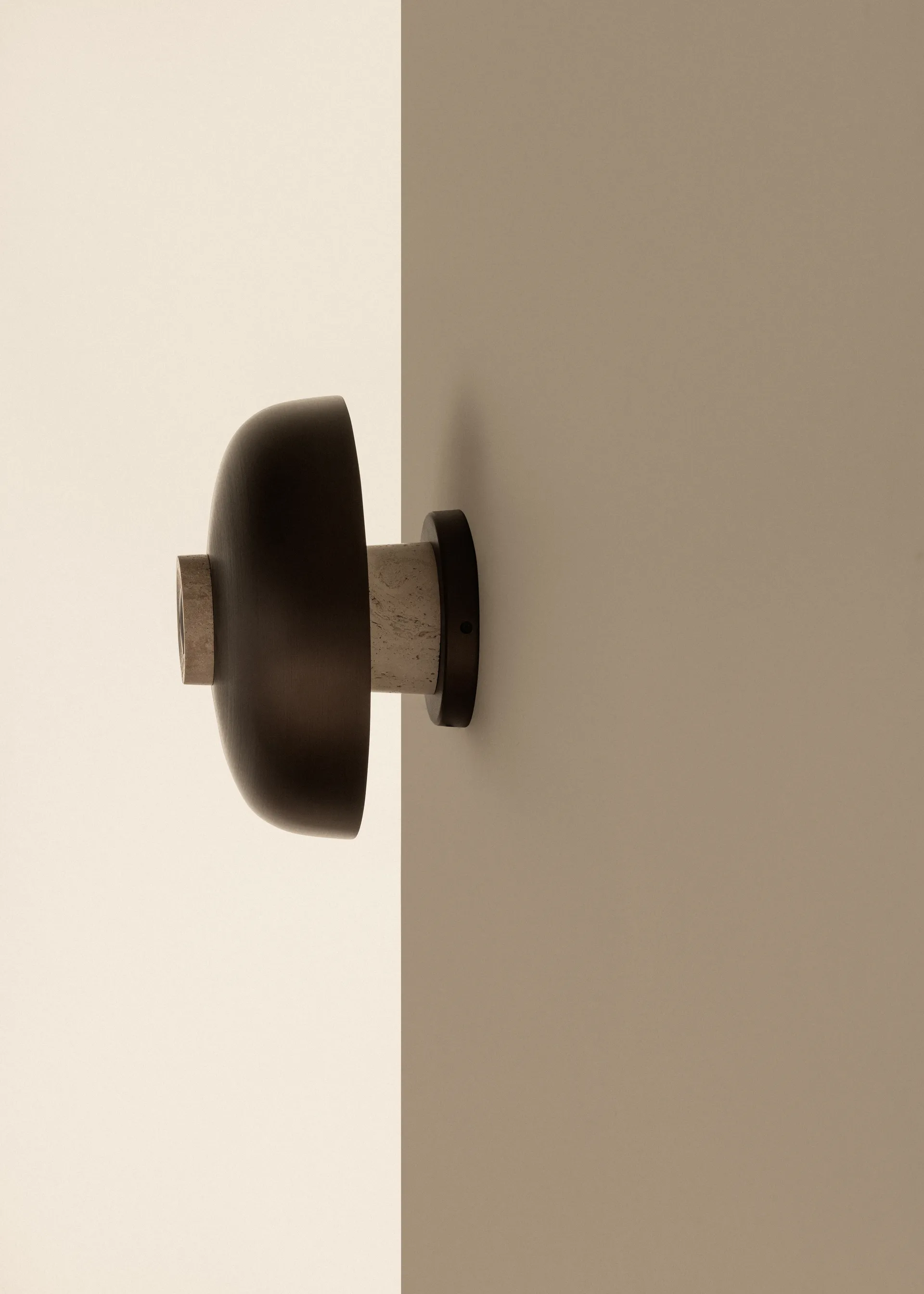 Reverse vägglampa fast installation, Bronzed aluminium Audo Copenhagen