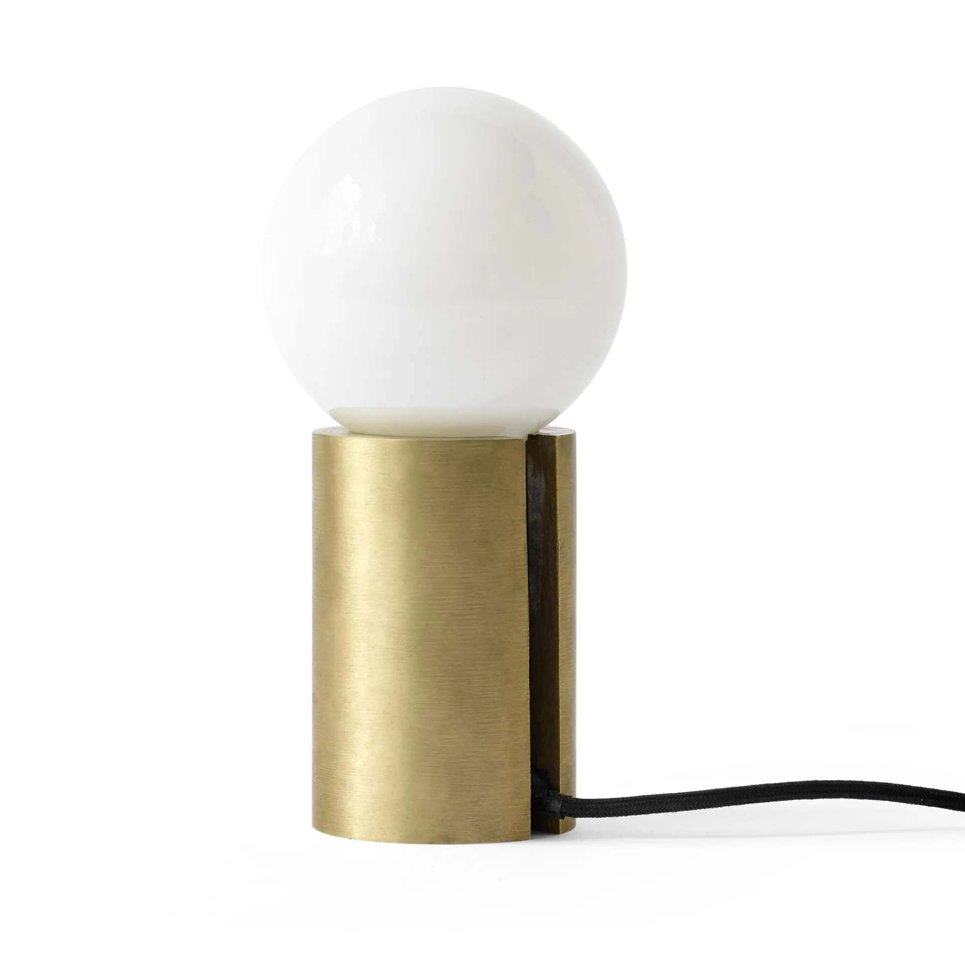 Socket bordslampa, borstad mässing Audo Copenhagen