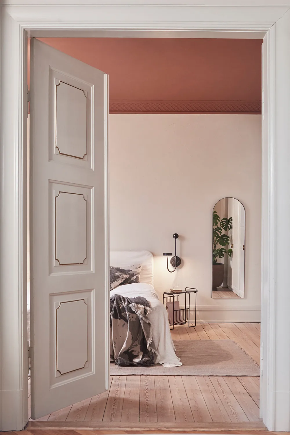 Arcus spegel 115 cm, Svart AYTM