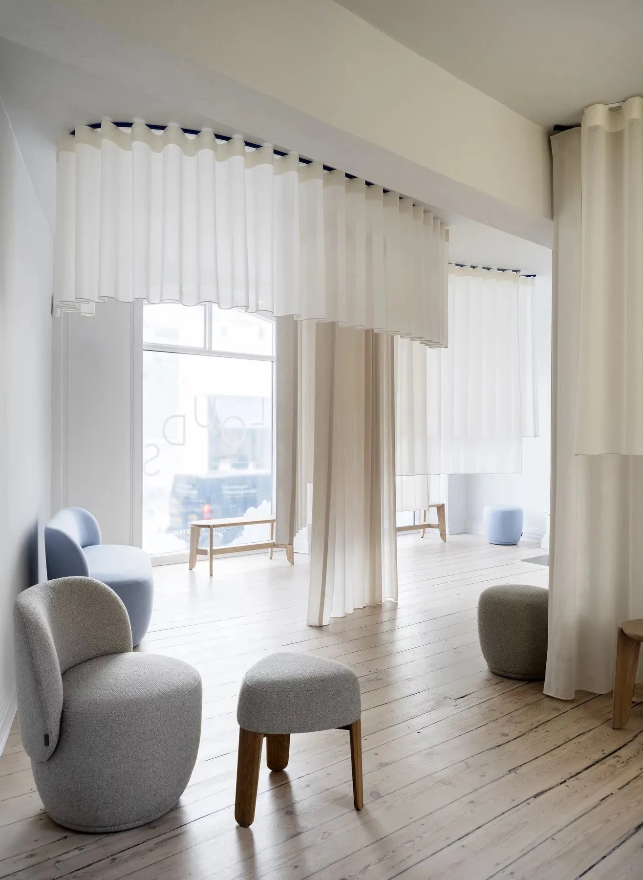 Kuon sittpuff Ø48x45 cm, Boucla beige blomus