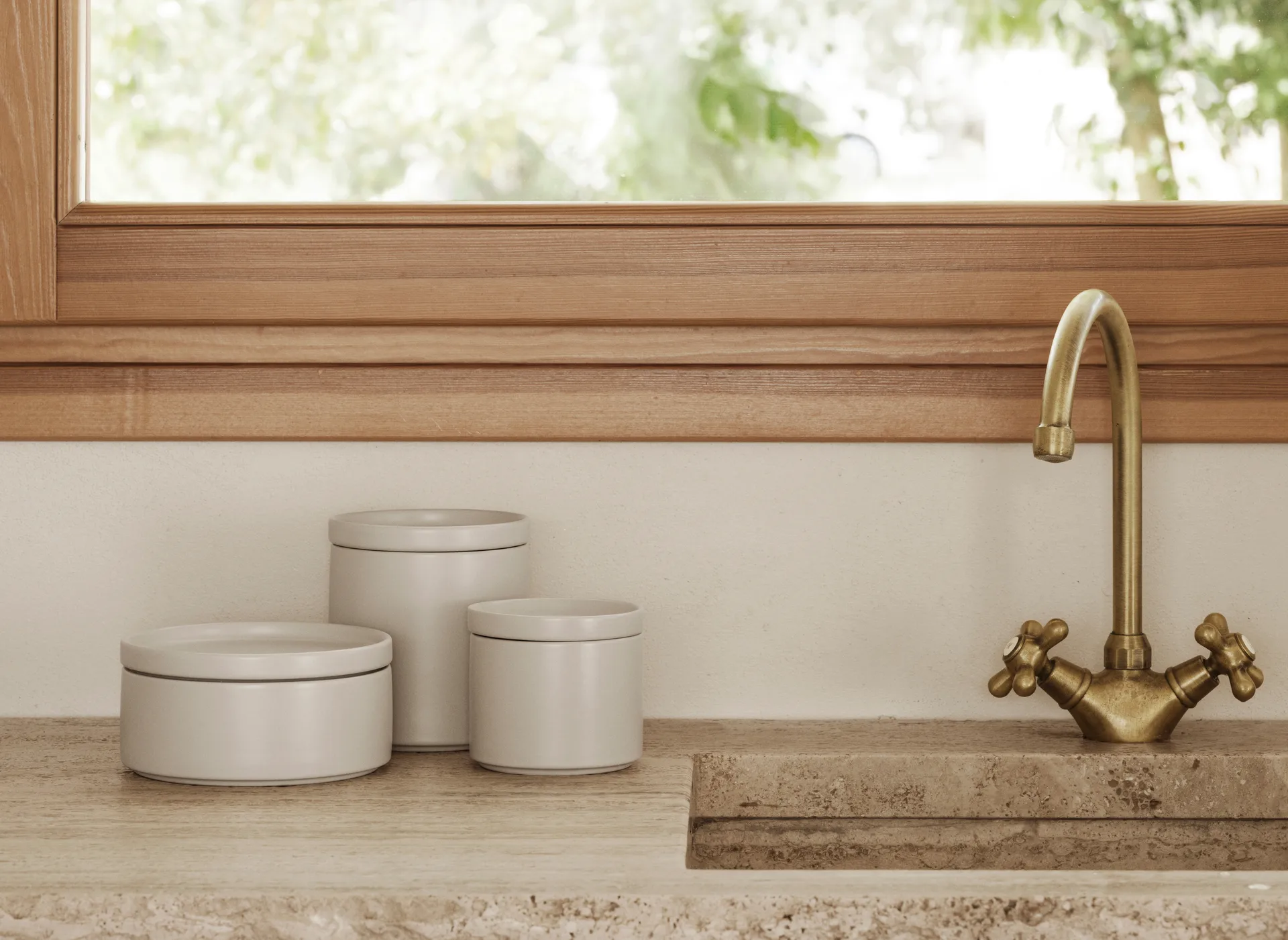 Pilar förvaringsburk med lock, Moonbeam, Ø12x13,5 cm blomus