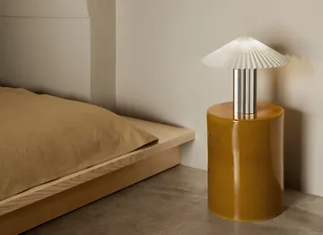 Taite bordslampa - Lily white, Ø36,5x31 cm - blomus