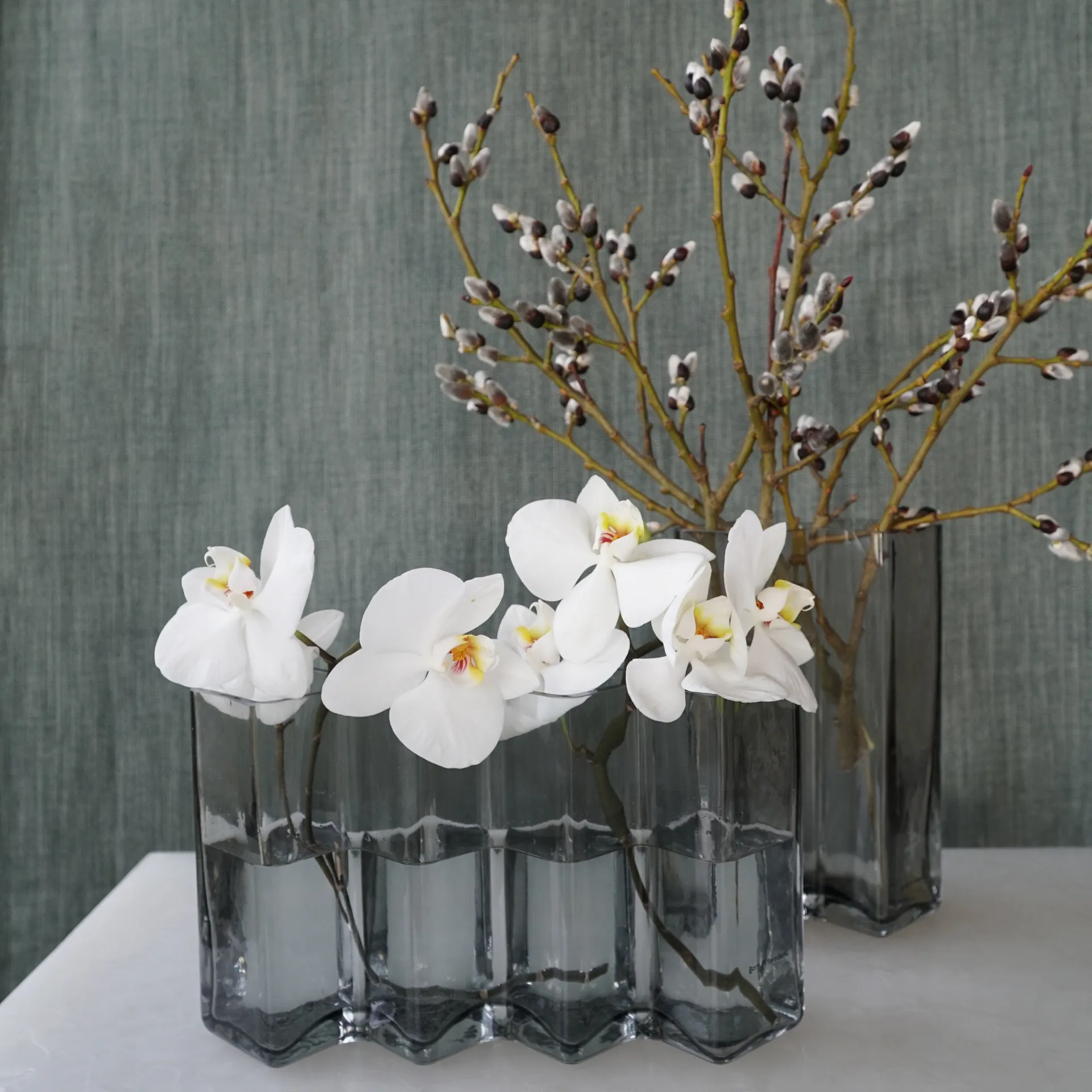 Row vas fyra kamrar, Grå Born In Sweden