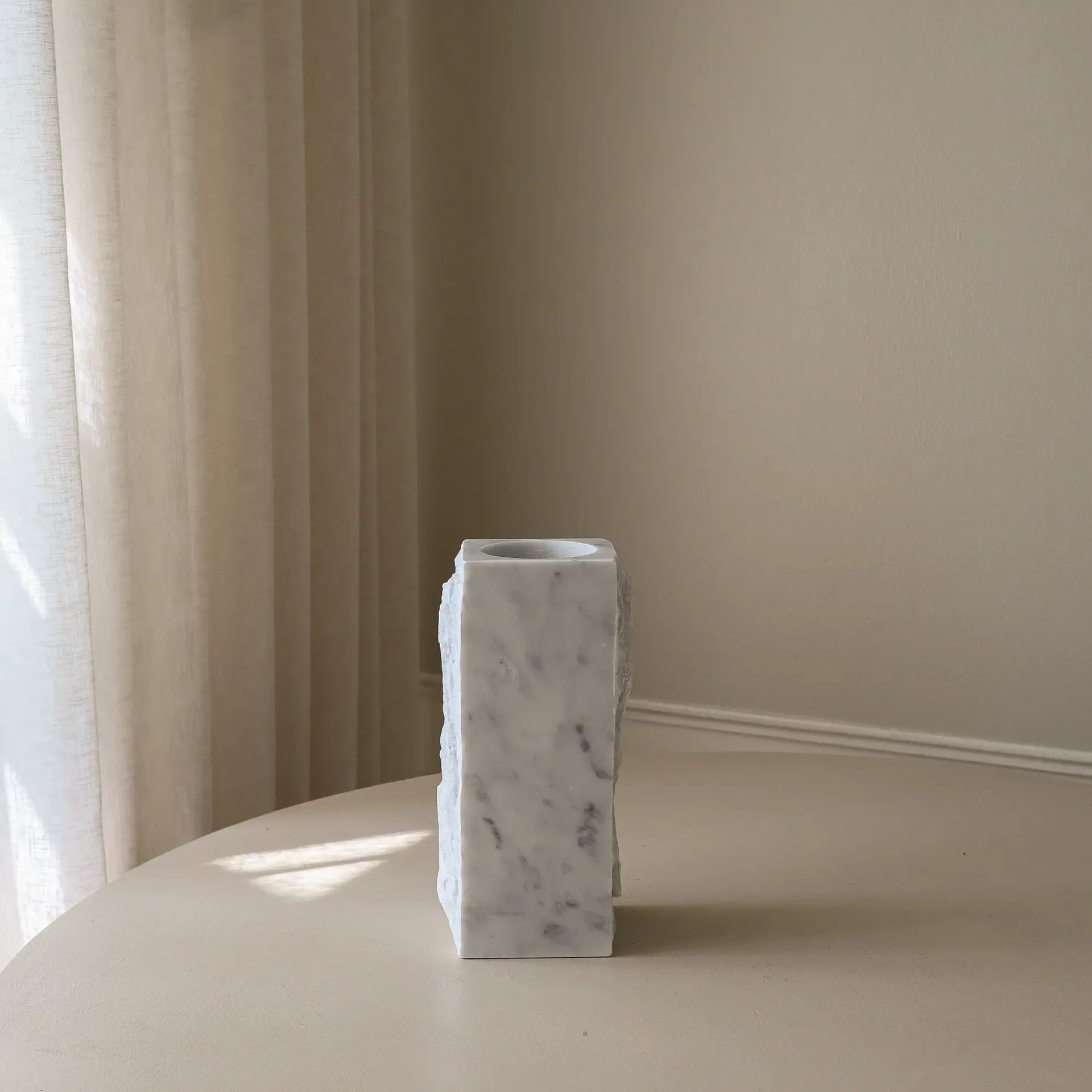 Carrara Edge marmorvas, Medium, 30 cm Botané