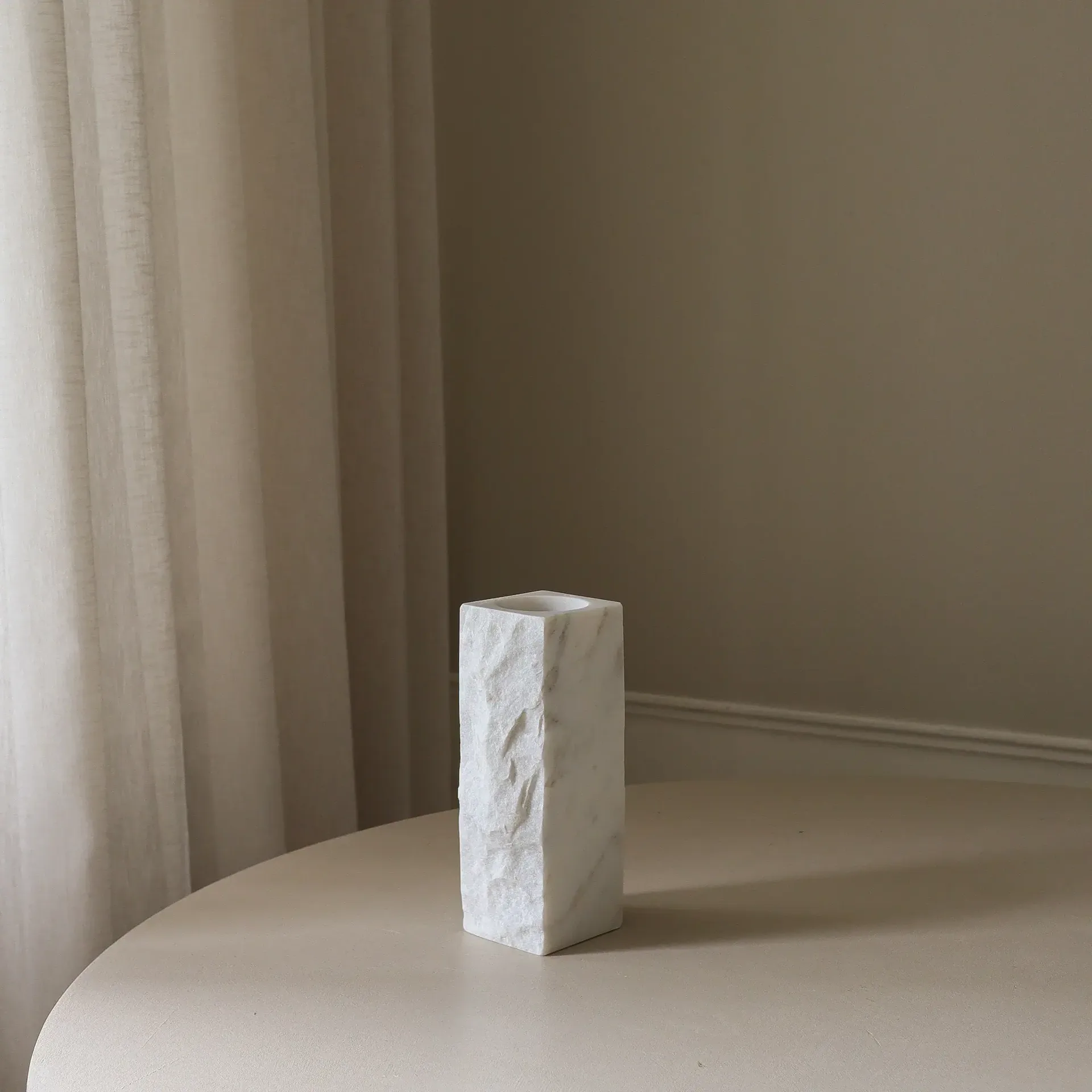 Carrara Edge marmorvas, Small, 25 cm Botané
