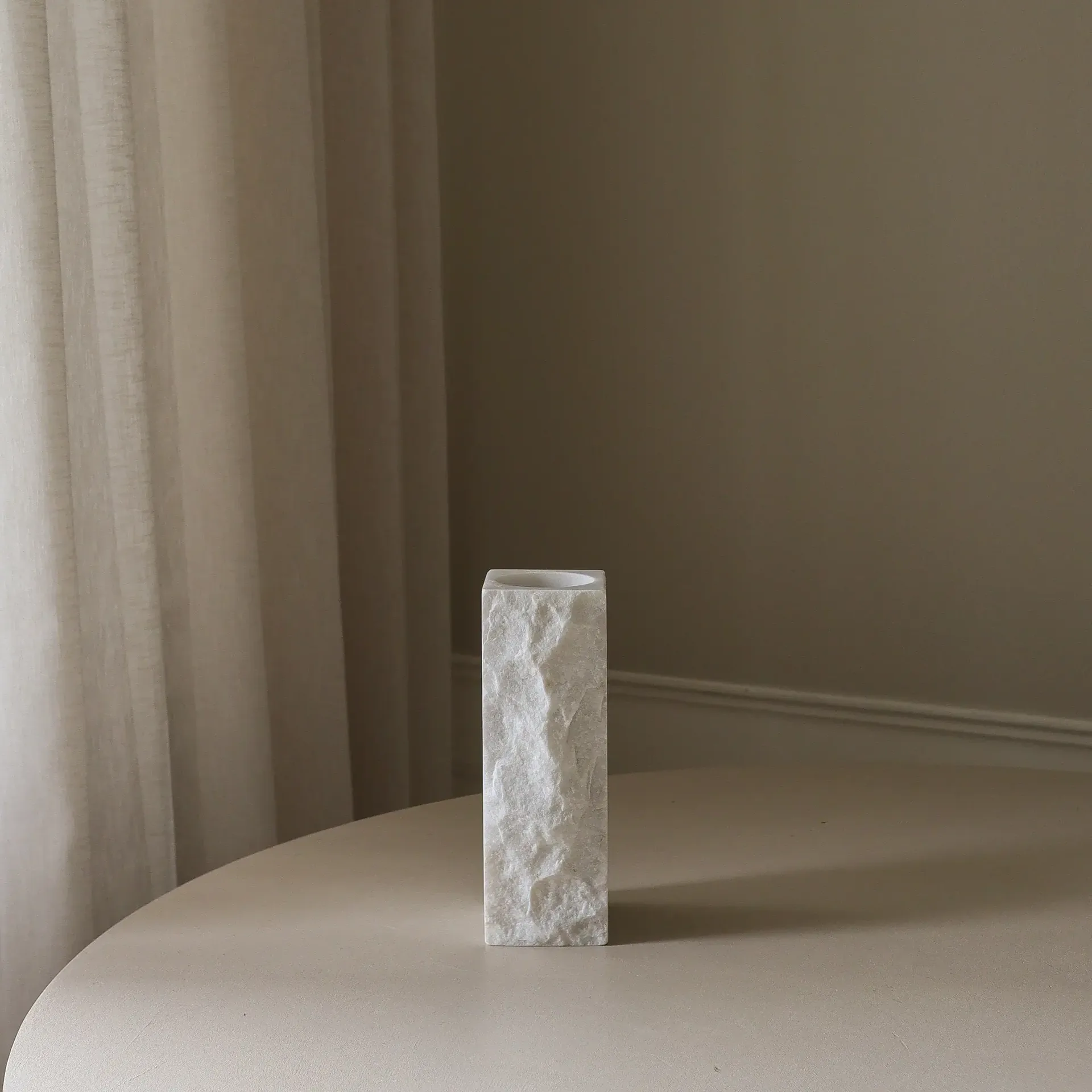 Carrara Edge marmorvas, Small, 25 cm Botané