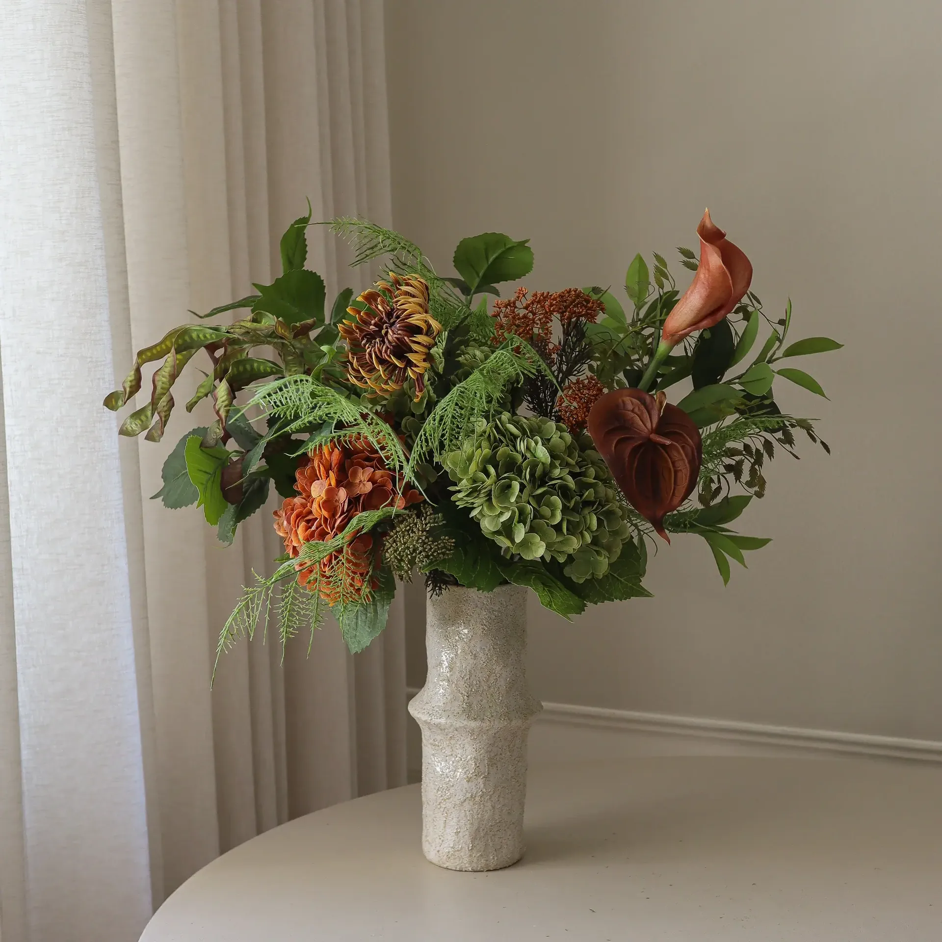 Cedar Grove konstgjord bukett, Hortensia-halvkaktusdahlia-kalla, 90 cm, 14 st Botané