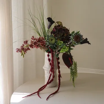 Woodland Nocturne konstgjord bukett - Kalla-anthurium-hortensia-höstsolros, 112 cm, 14st - Botané