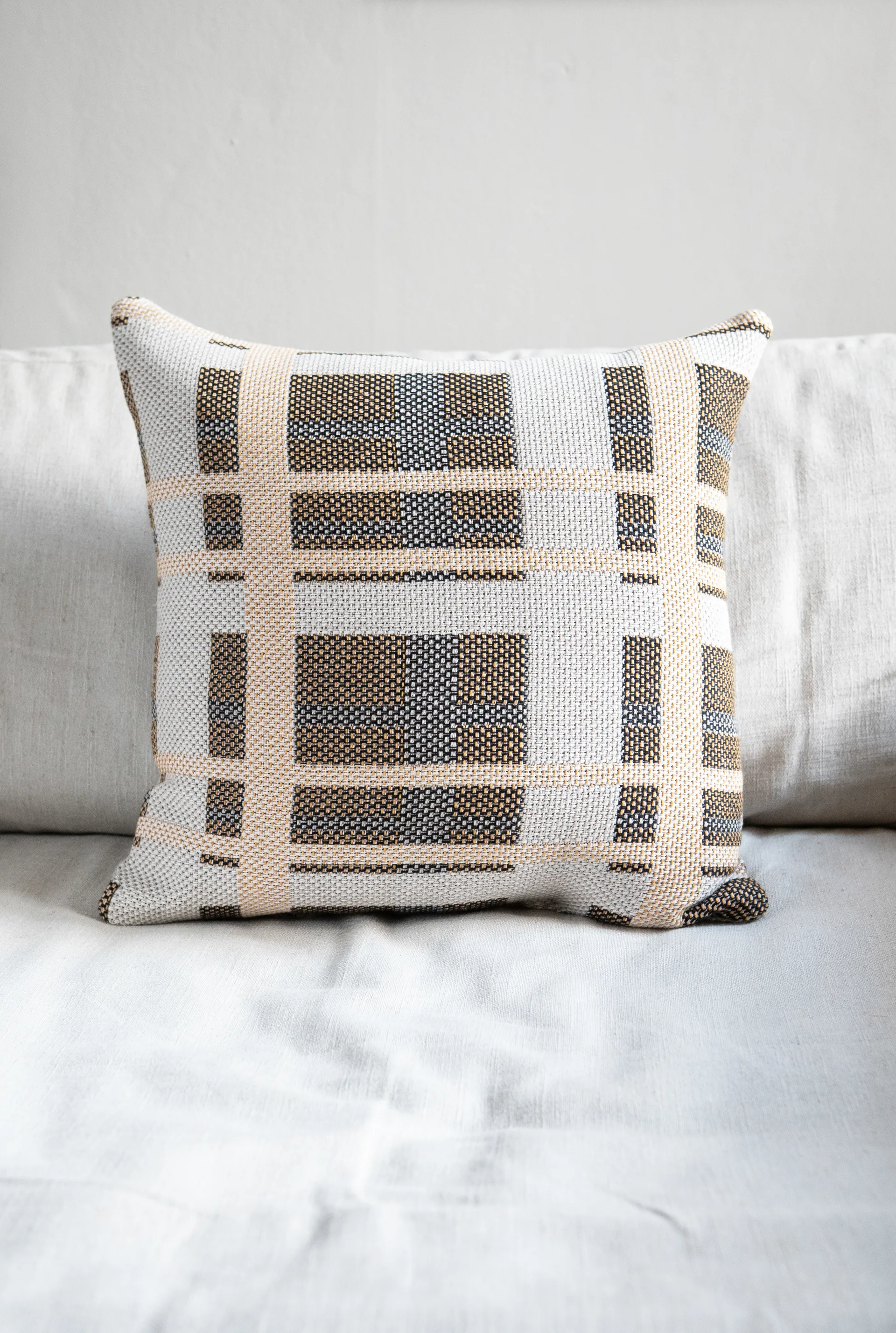 Tradition kuddfodral 50x50 cm, Gul Brita Sweden