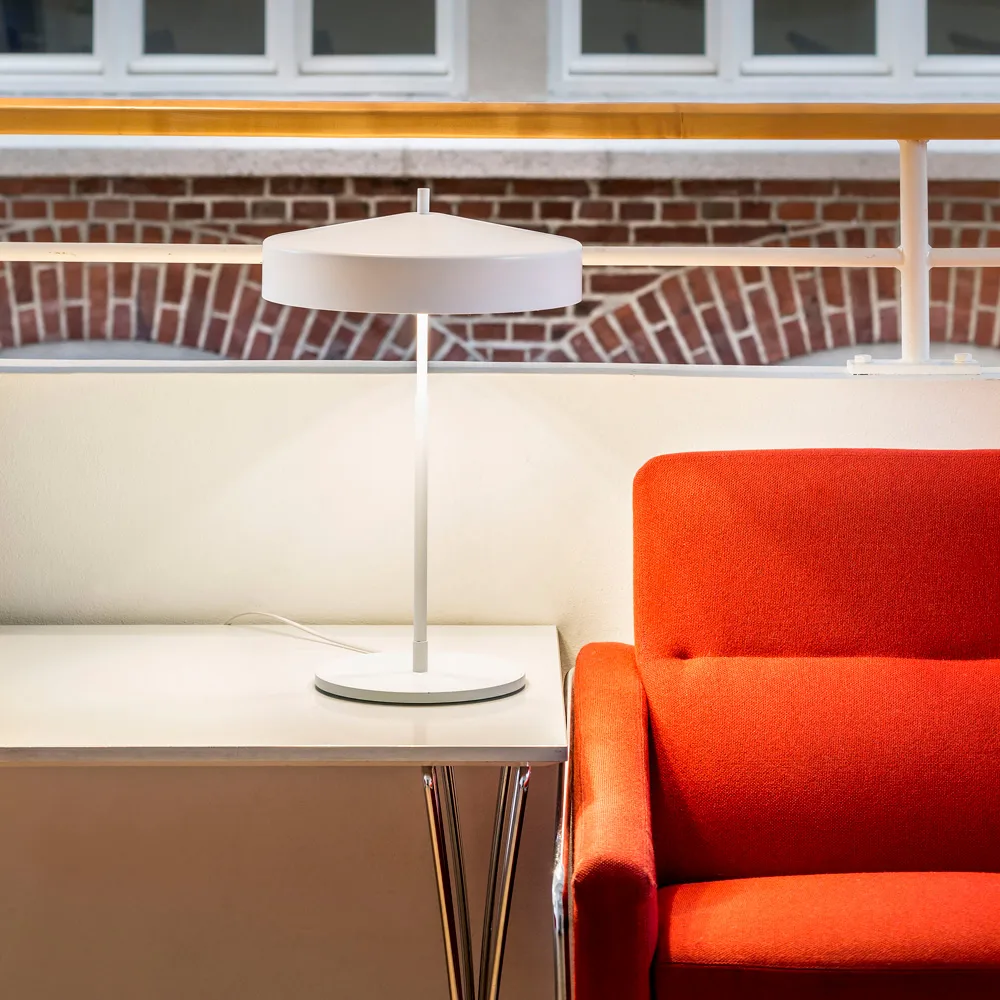 Cymbal bordslampa, vit matt, svart sladd Bsweden