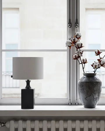 Woody bordslampa 41 cm - Svart-vit - By Rydéns