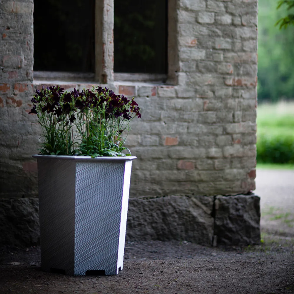 Hexagon växtkärl, Svart, no.3 Byarums bruk