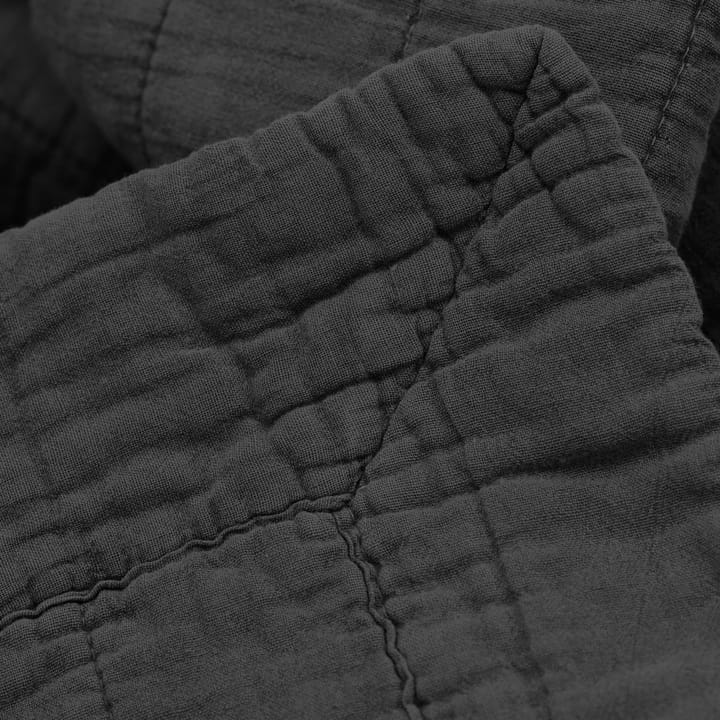 Magnhild vadderat överkast 160x280 cm, Coal byNORD