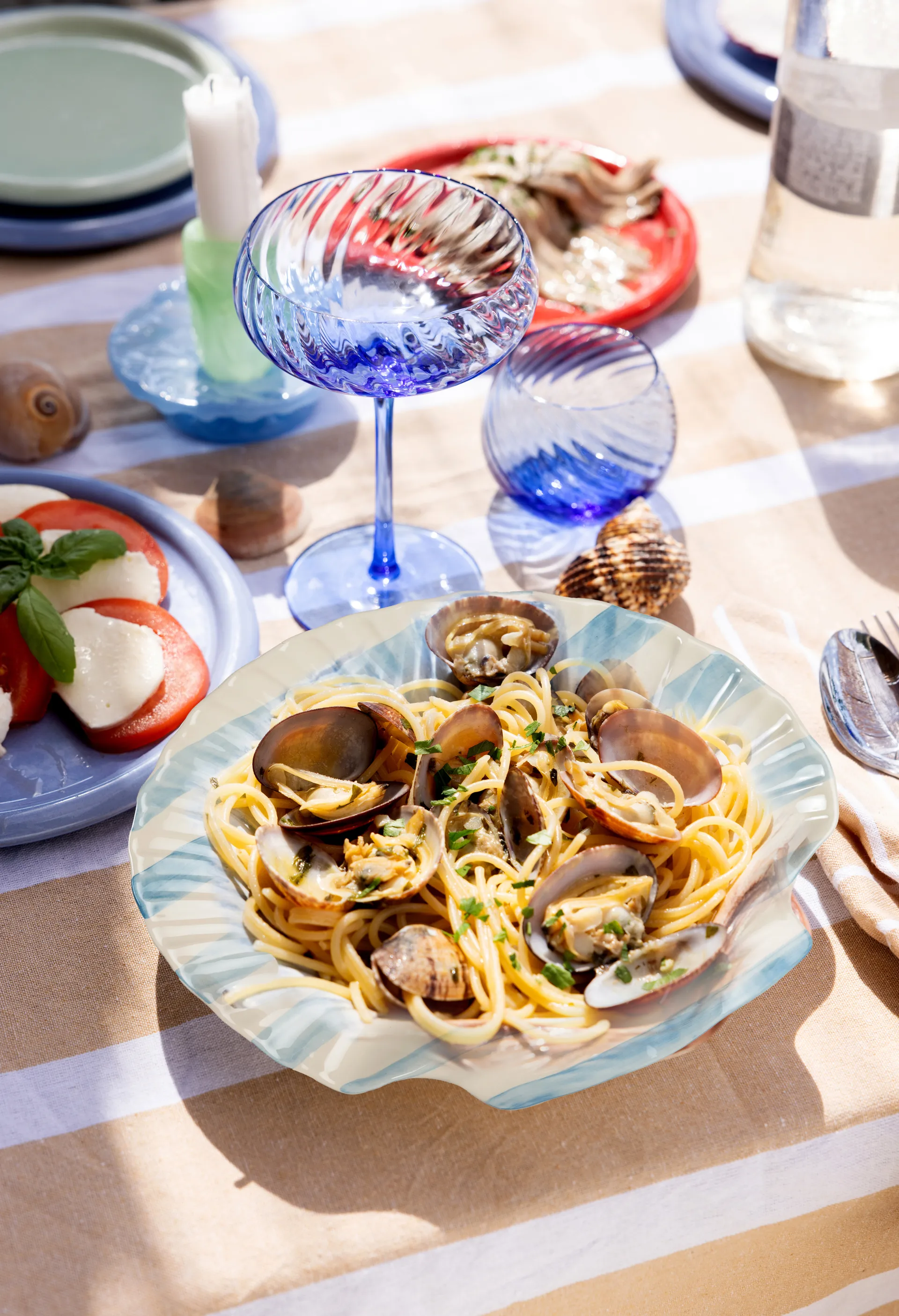 Armona stripe tallrik 23,5x23,5 cm, Ljusblå-vit Byon