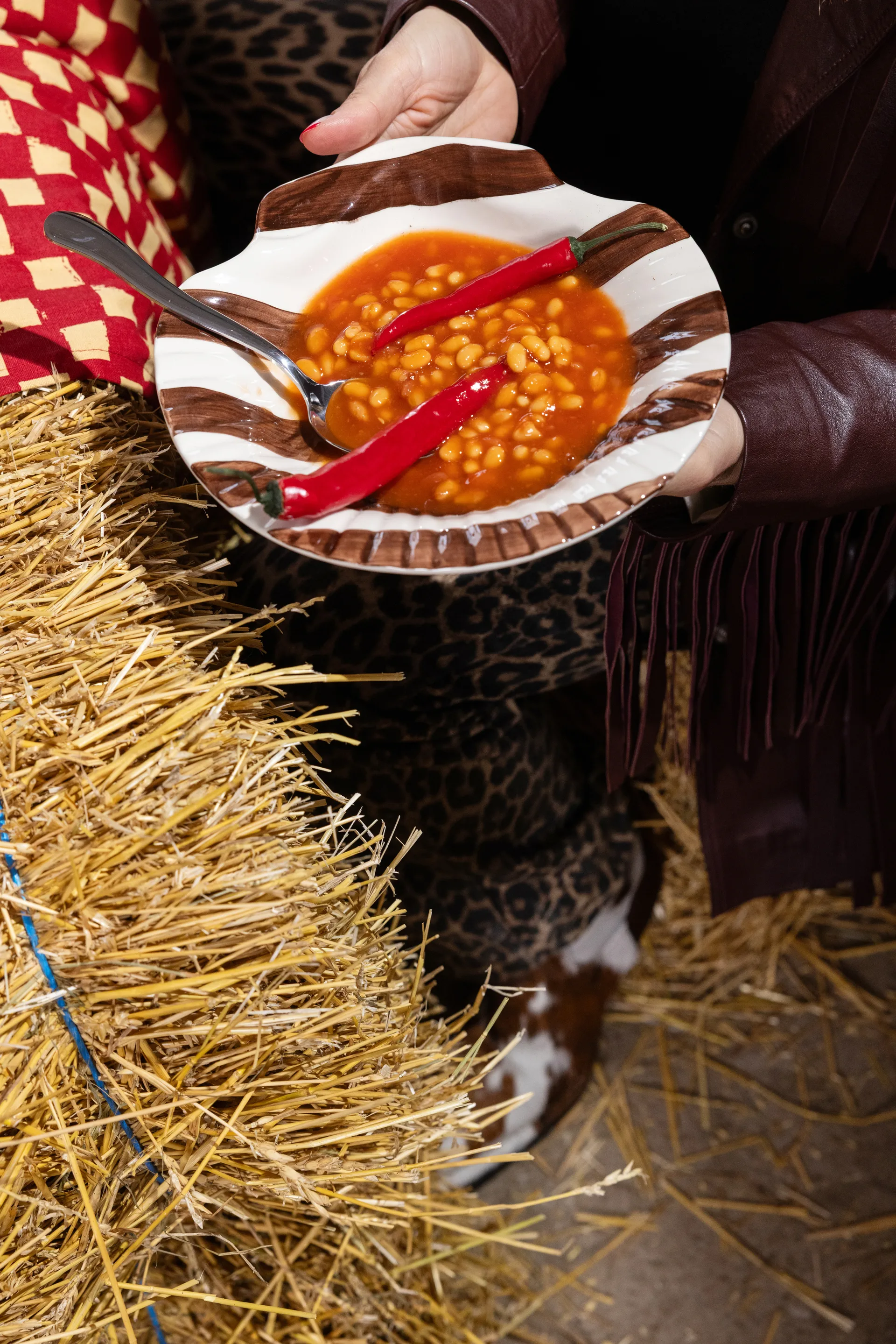 Armona stripe tallrik 23,5x23,5 cm, Mörkbrun-vit Byon