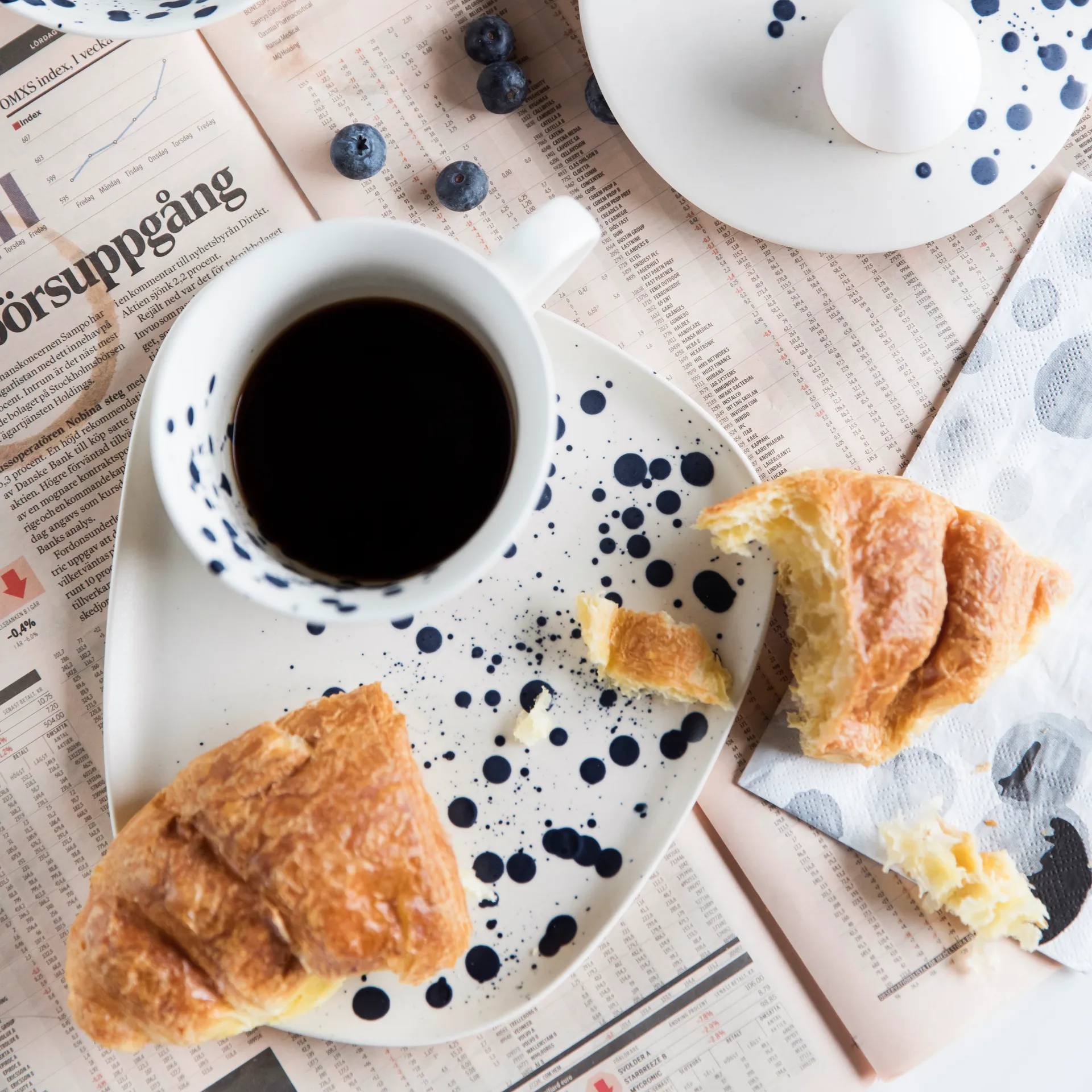 Dottie tallrik 21 cm, Svart-vit Byon