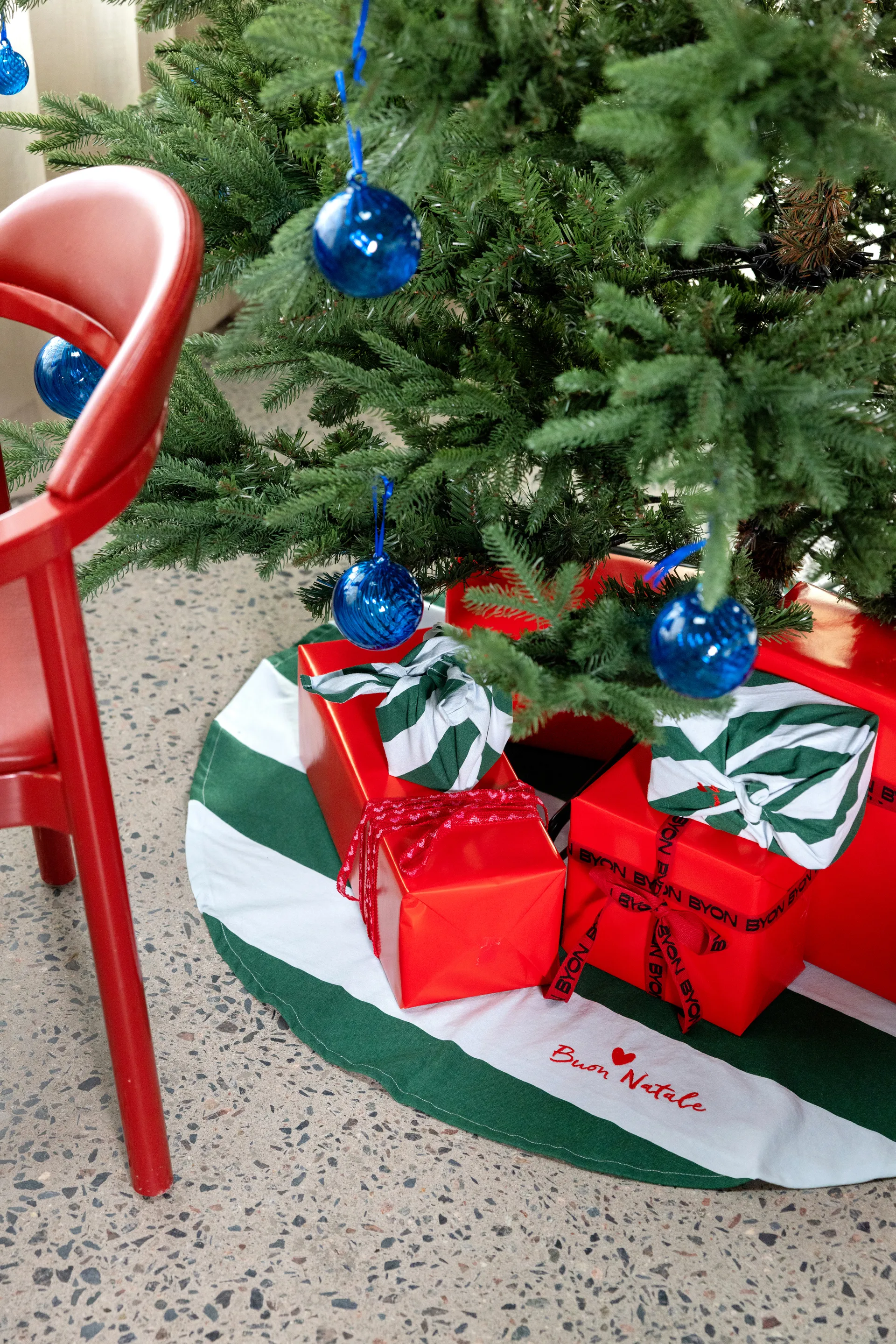 Love julgransmatta Ø100 cm, Grön-ljusblå Byon