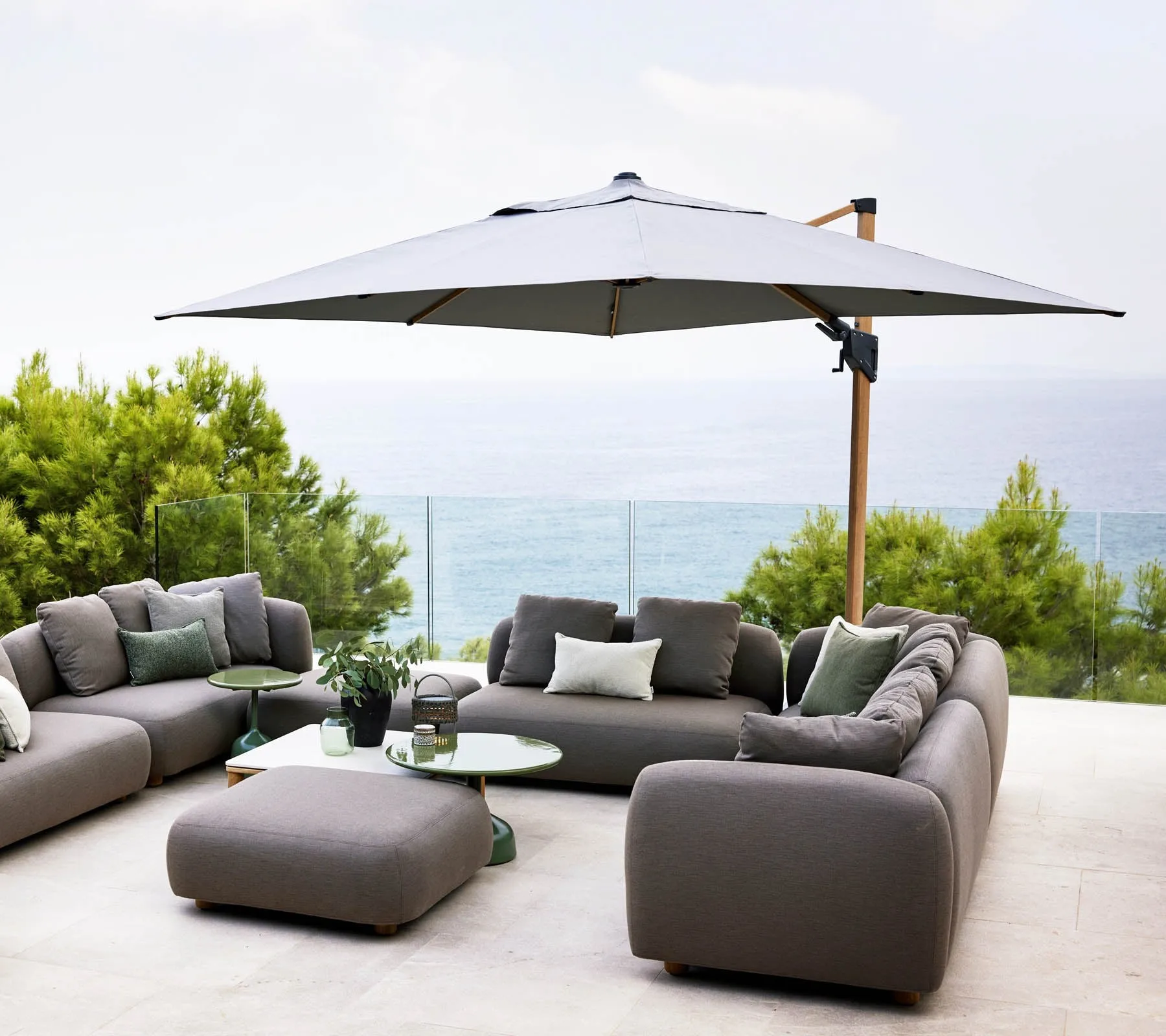 Hyde Luxe Tilt parasoll 300x300 cm, Dusty white-silveranodiserat stativ Cane-line