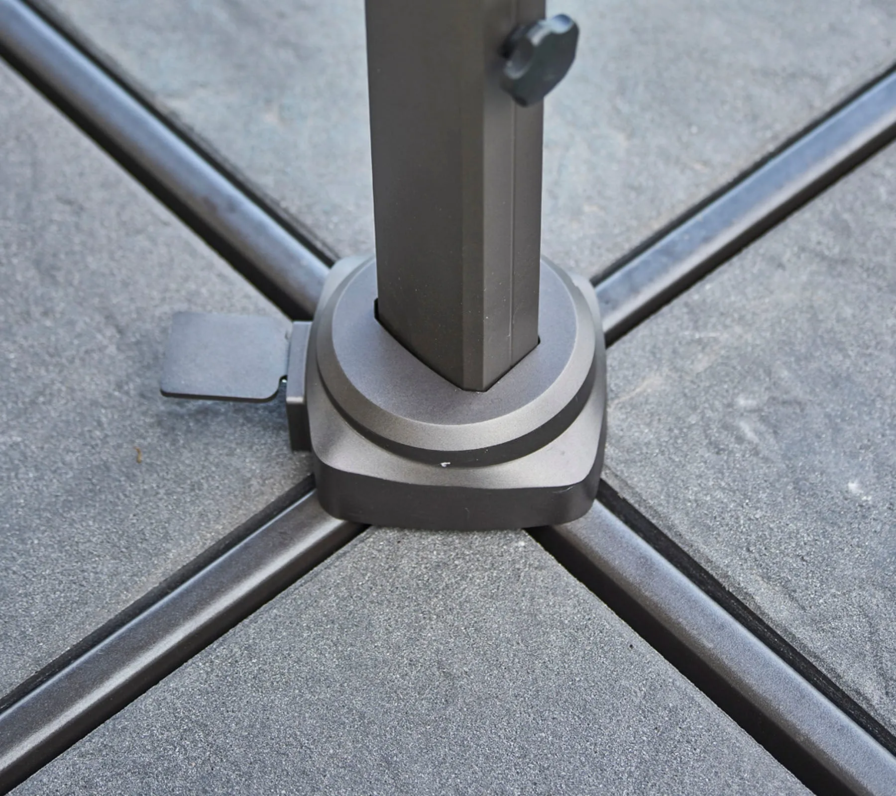 Hyde Luxe Tilt parasoll 300x300 cm, Dusty white-silveranodiserat stativ Cane-line