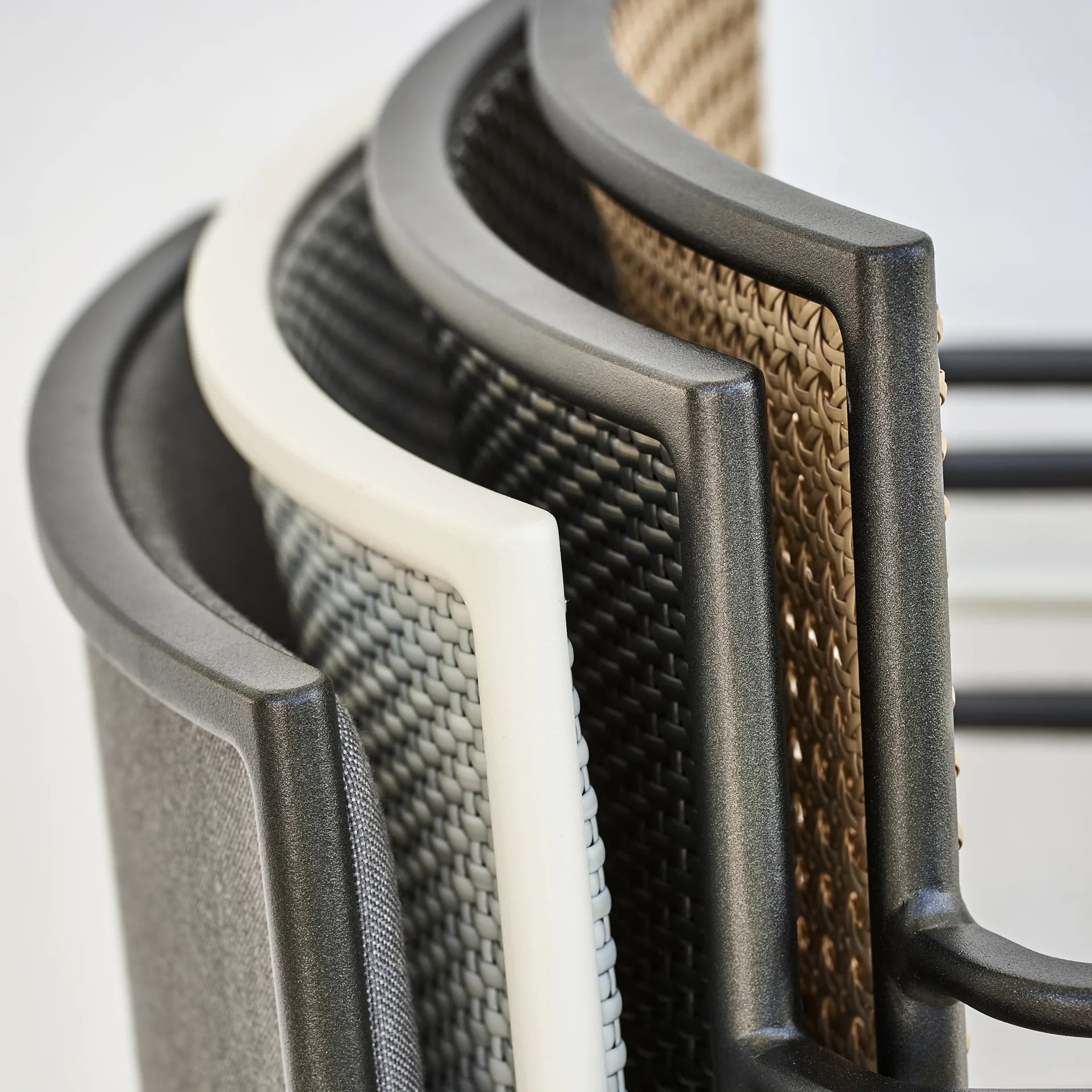 Less karmstol, Natural-lava grey stativ Cane-line