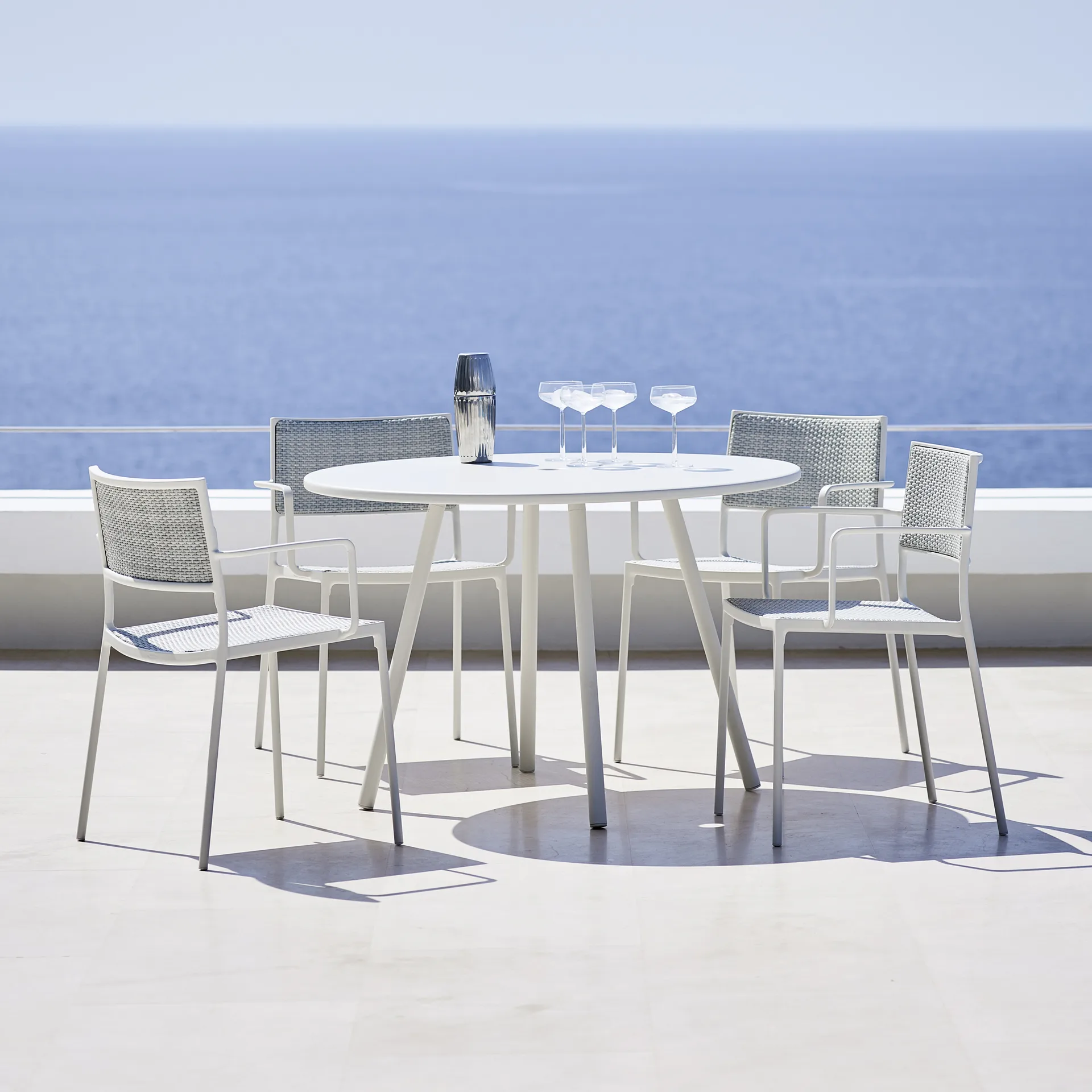 Less karmstol, Natural-lava grey stativ Cane-line