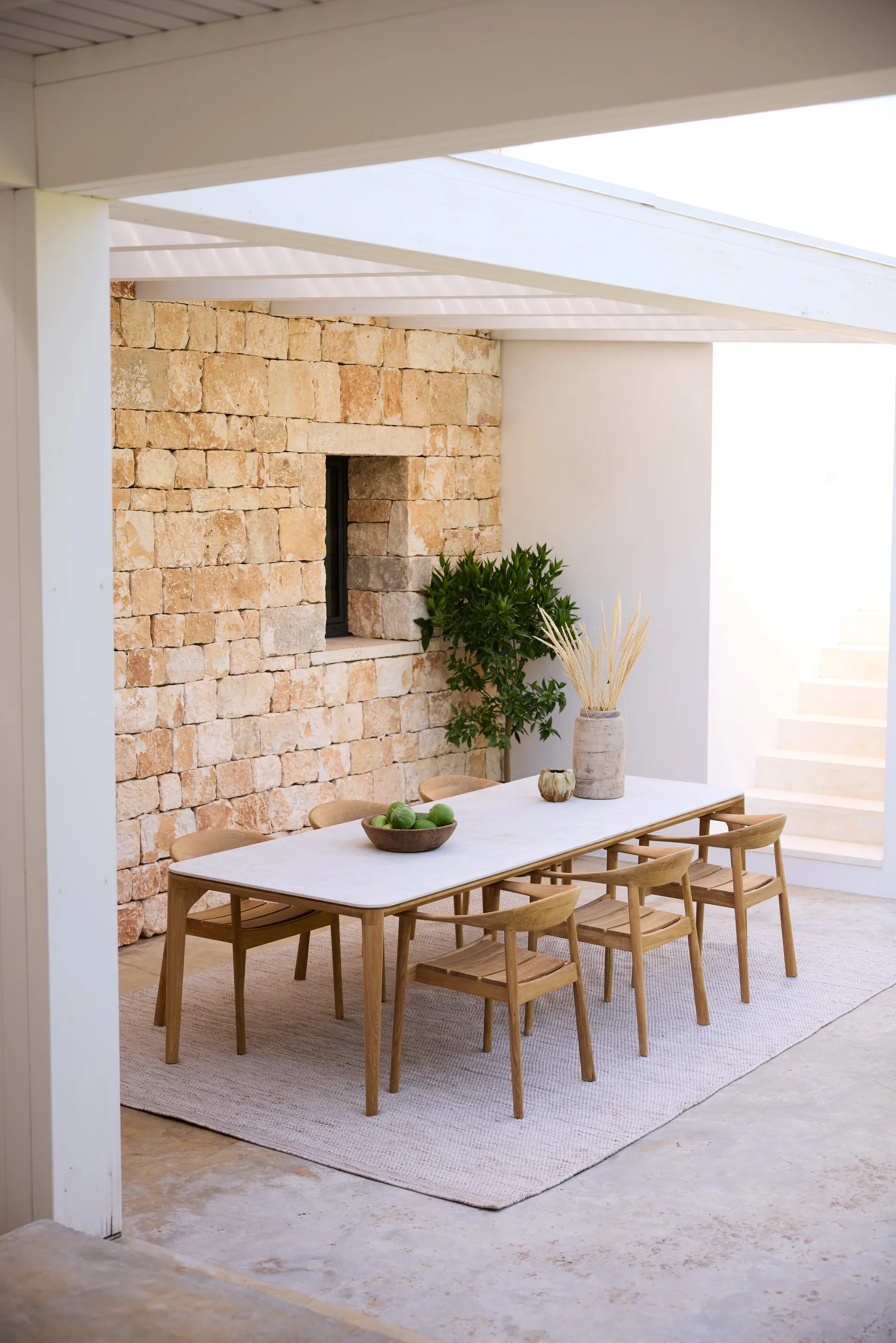 Majestic karmstol, Teak Cane-line