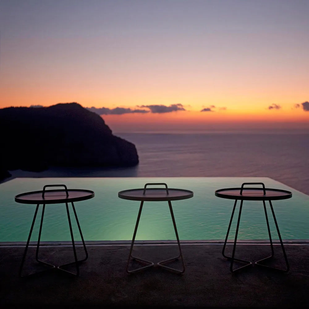 On the move bord Ø44 cm, Black Cane-line