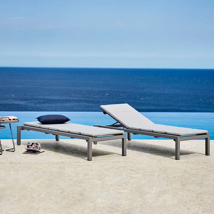 Relax solsäng, Sunbrella Natté light grey, inkl grå dyna Cane-line
