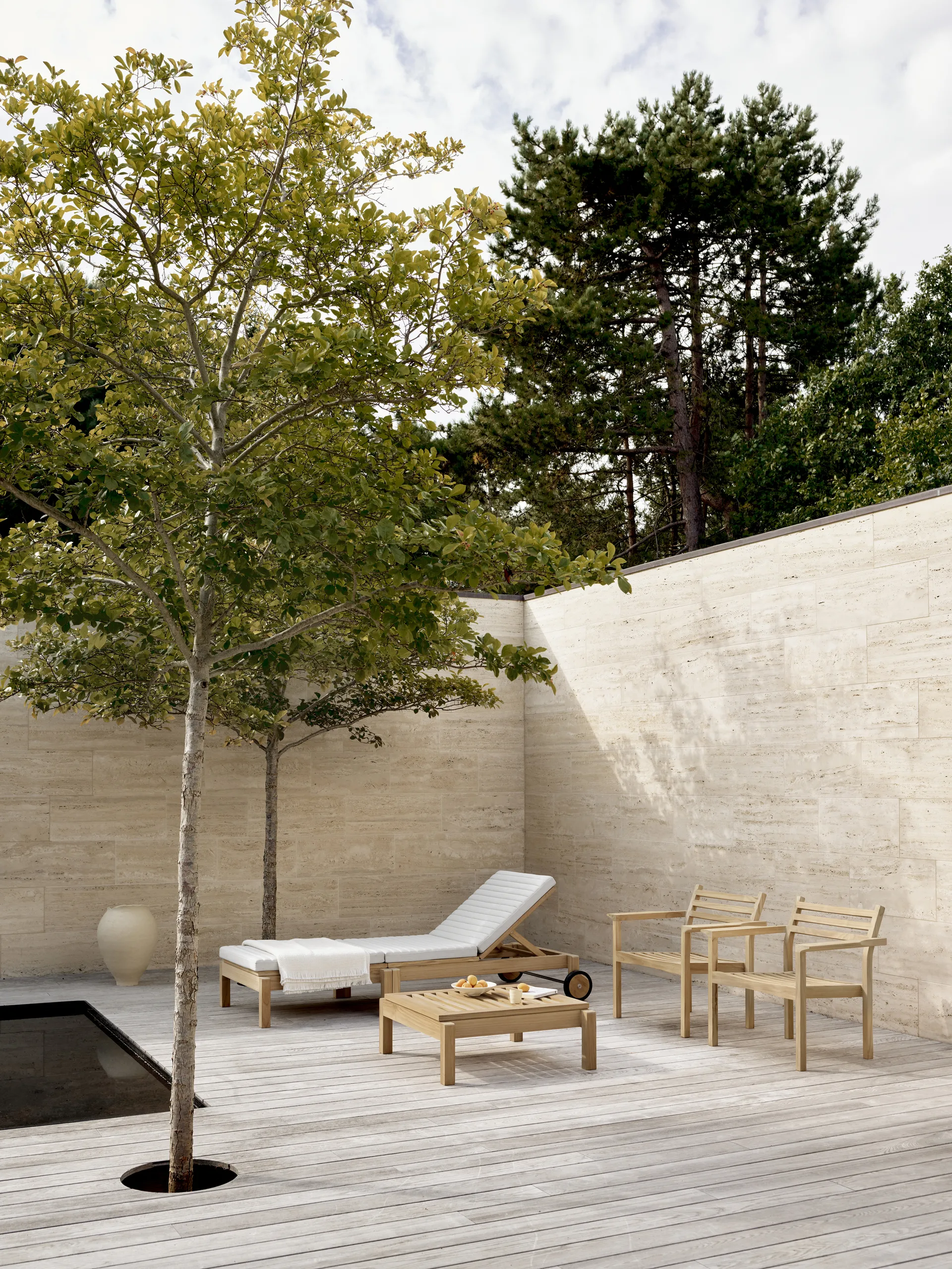 AH604F fotpall 77x78,5 cm, Obehandlad teak Carl Hansen & Søn