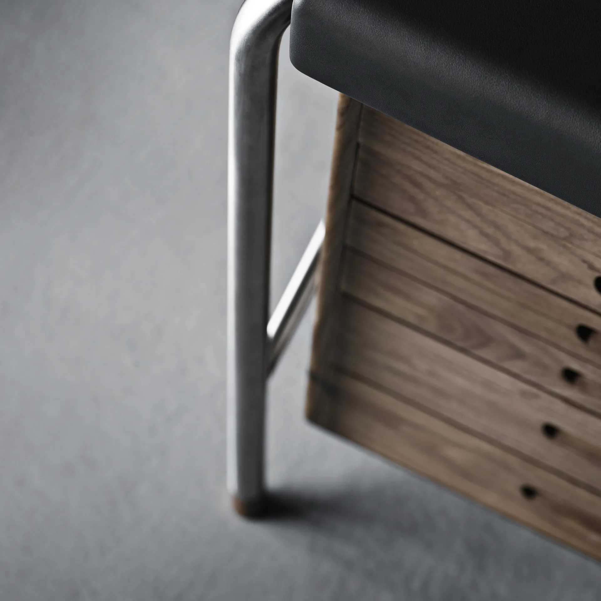 AJ52 Society Table skrivbord, Lackad valnöt inkl. belysning 140 cm Carl Hansen & Søn