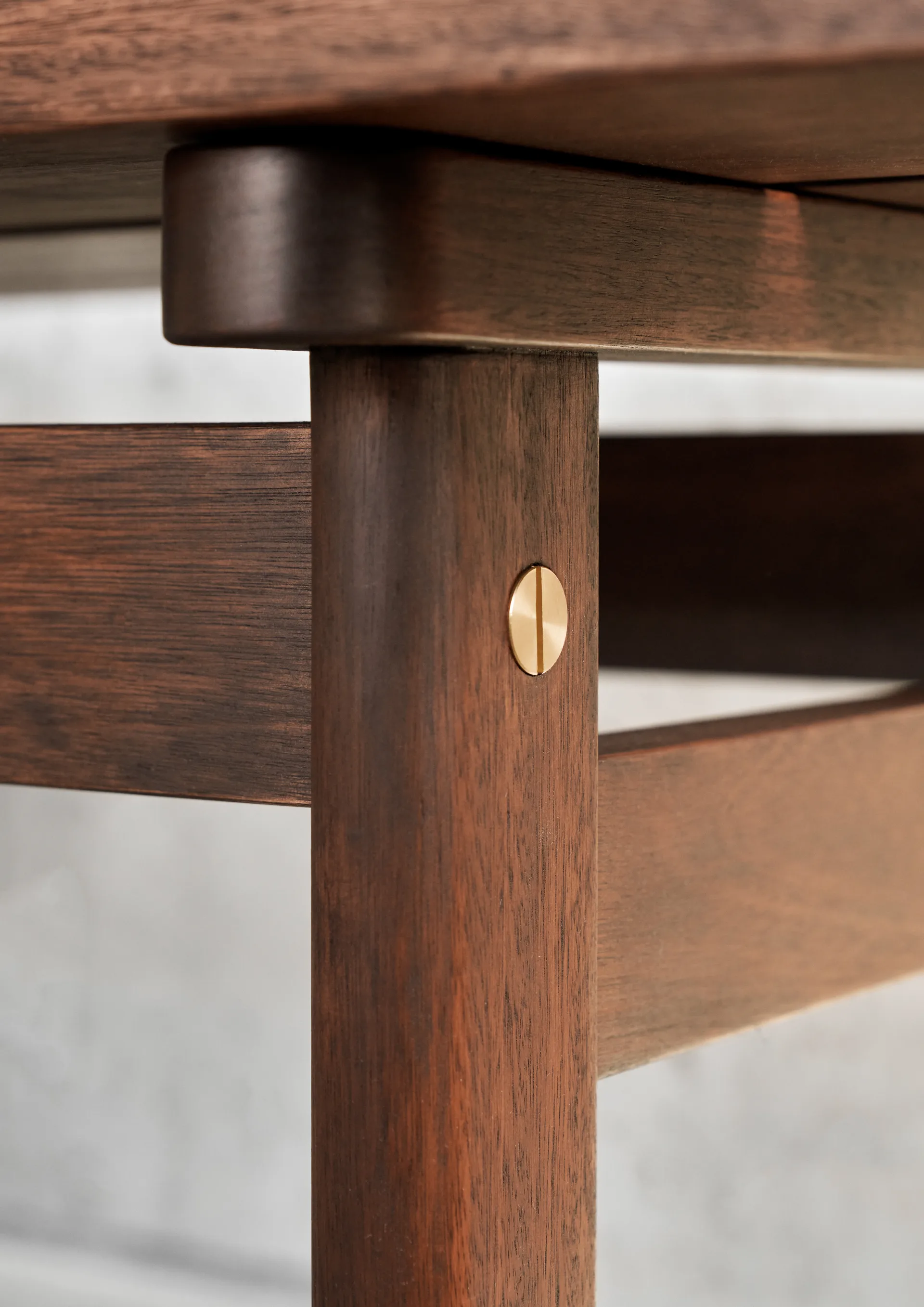 BMO699 Asserbo bänk med ryggstöd, Oljad eukalyptus Carl Hansen & Søn