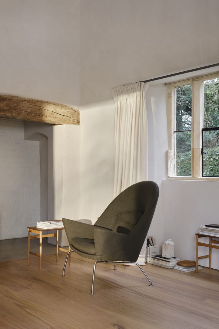 CH004 nesting tables satsbord, Oljad ek-valnöt Carl Hansen & Søn