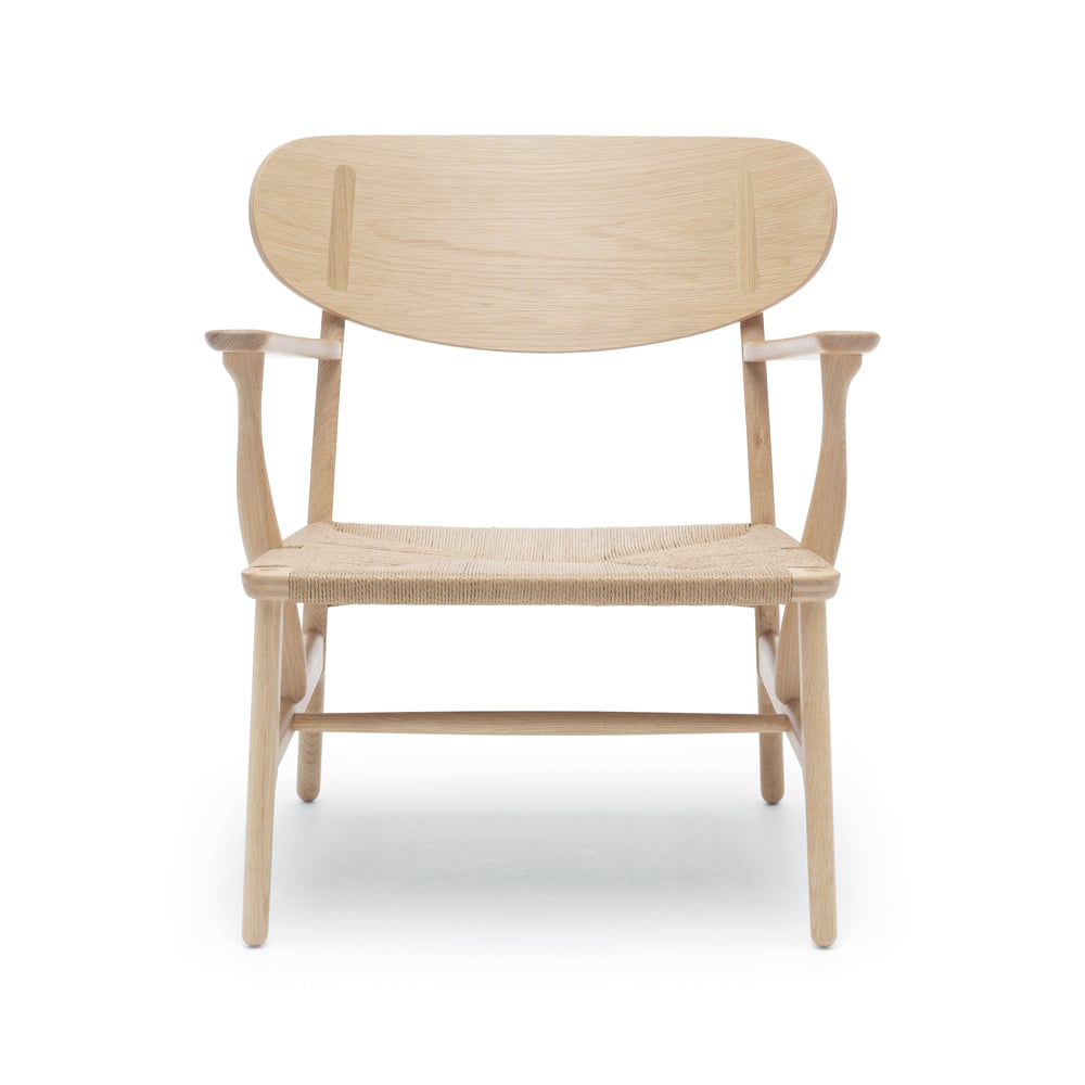 Carl Hansen & Son CH22 fåtölj Vitoljad ek-naturflätad