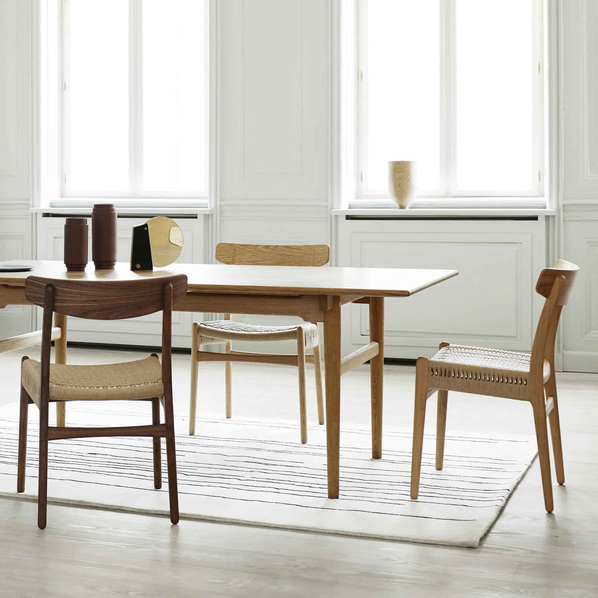 CH23 stol, Oljad valnöt-naturflätad Carl Hansen & Søn