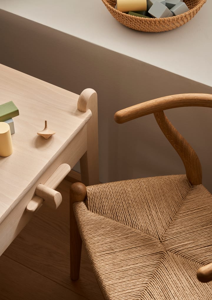 CH24 Child Wishbone Chair Birthday Edition barnstol - Oiled oak-natural cord - Carl Hansen & Søn