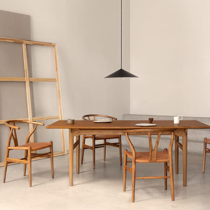 CH24 Y-stol Birthday Edition, teak, sits i anilinläder Carl Hansen & Søn