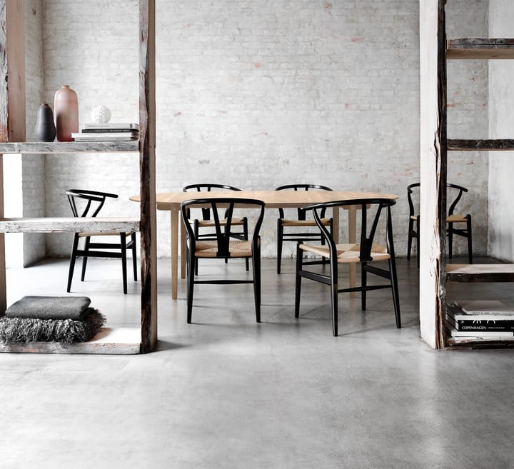 CH24 Y-stol, Svartlackad ek-naturflätad sits Carl Hansen & Søn