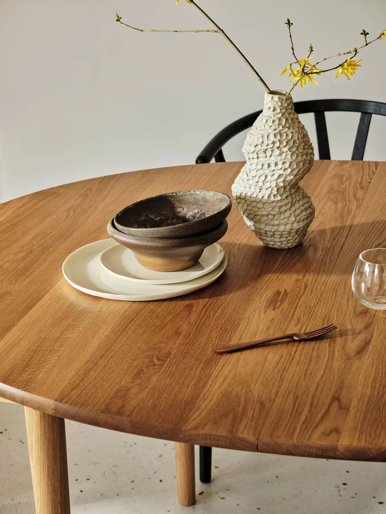 CH24P Y-stol, Läder Thor 301-svartlackerad ek Carl Hansen & Søn