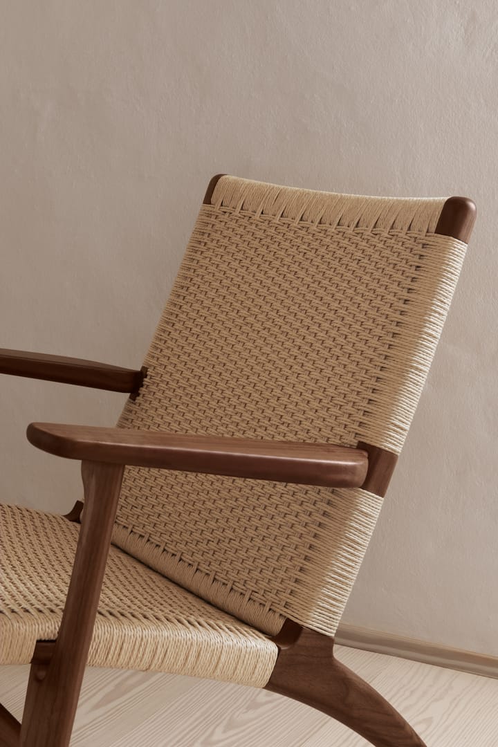 CH25 fåtölj, Oljad valnöt-naturflätad Carl Hansen & Søn