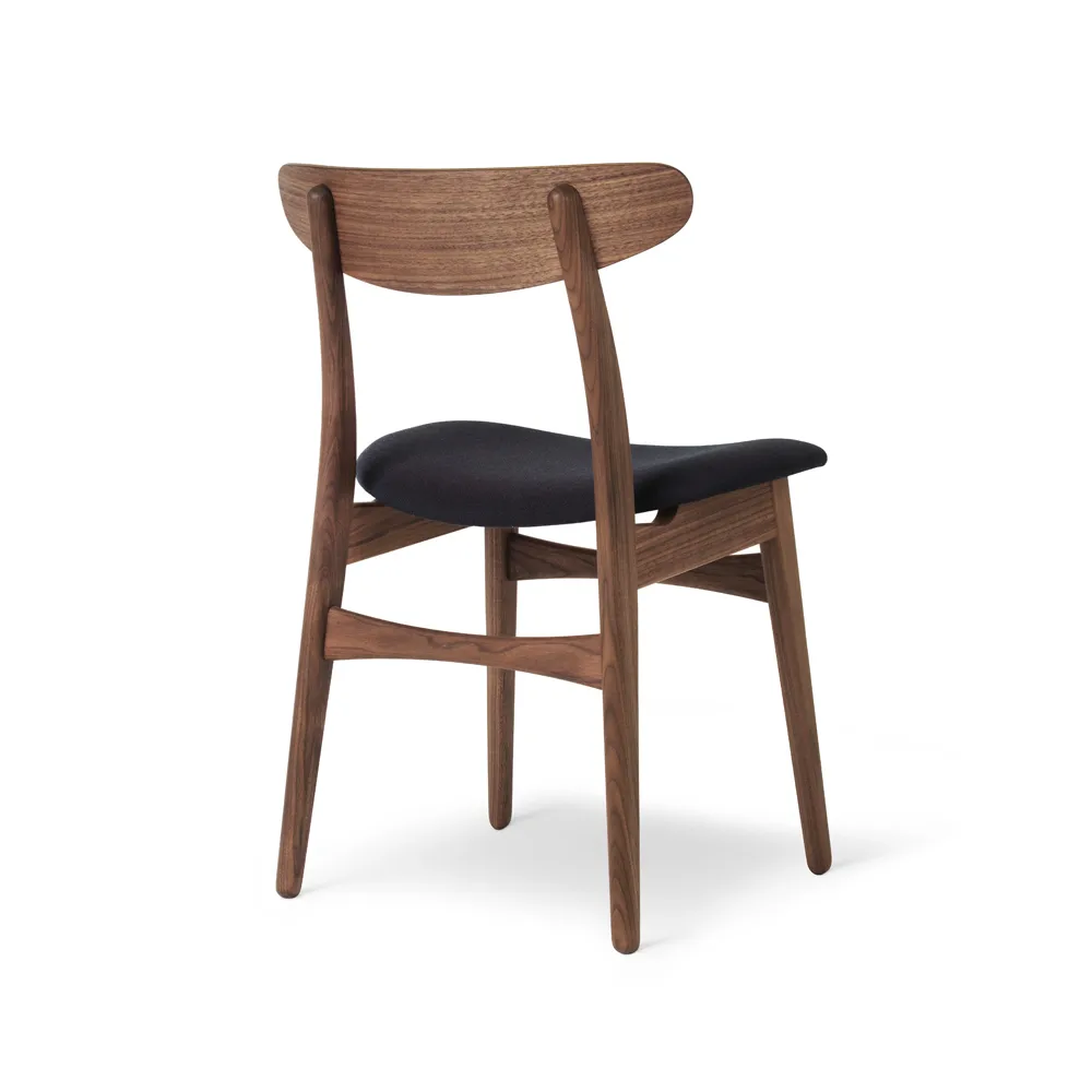 CH30P stol, Oljad valnöt-fiord 981 tyg Carl Hansen & Søn