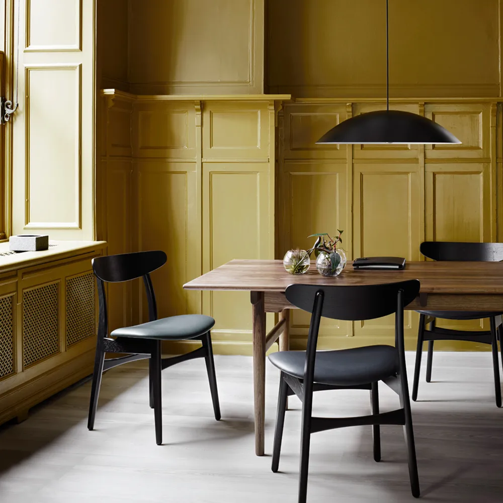 CH30P stol, Oljad valnöt-fiord 981 tyg Carl Hansen & Søn