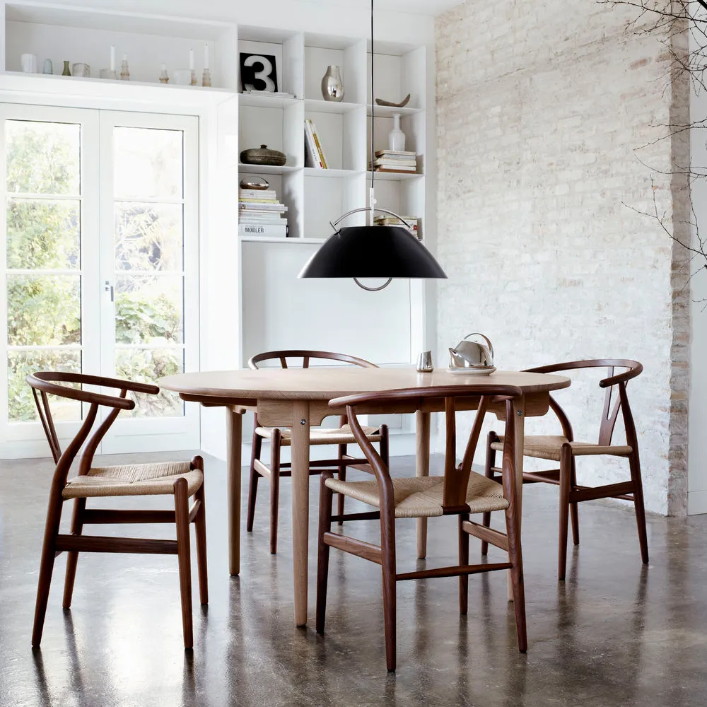 CH337 matbord utdragbart med plats för 2 ilägg, Oljad ek-140x115 cm Carl Hansen & Søn