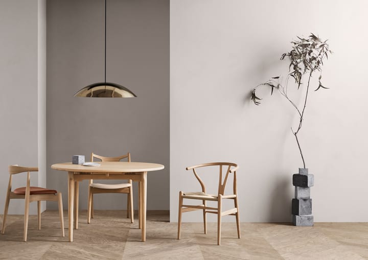 CH337 matbord utdragbart med plats för 2 ilägg, Vitoljad ek Carl Hansen & Søn