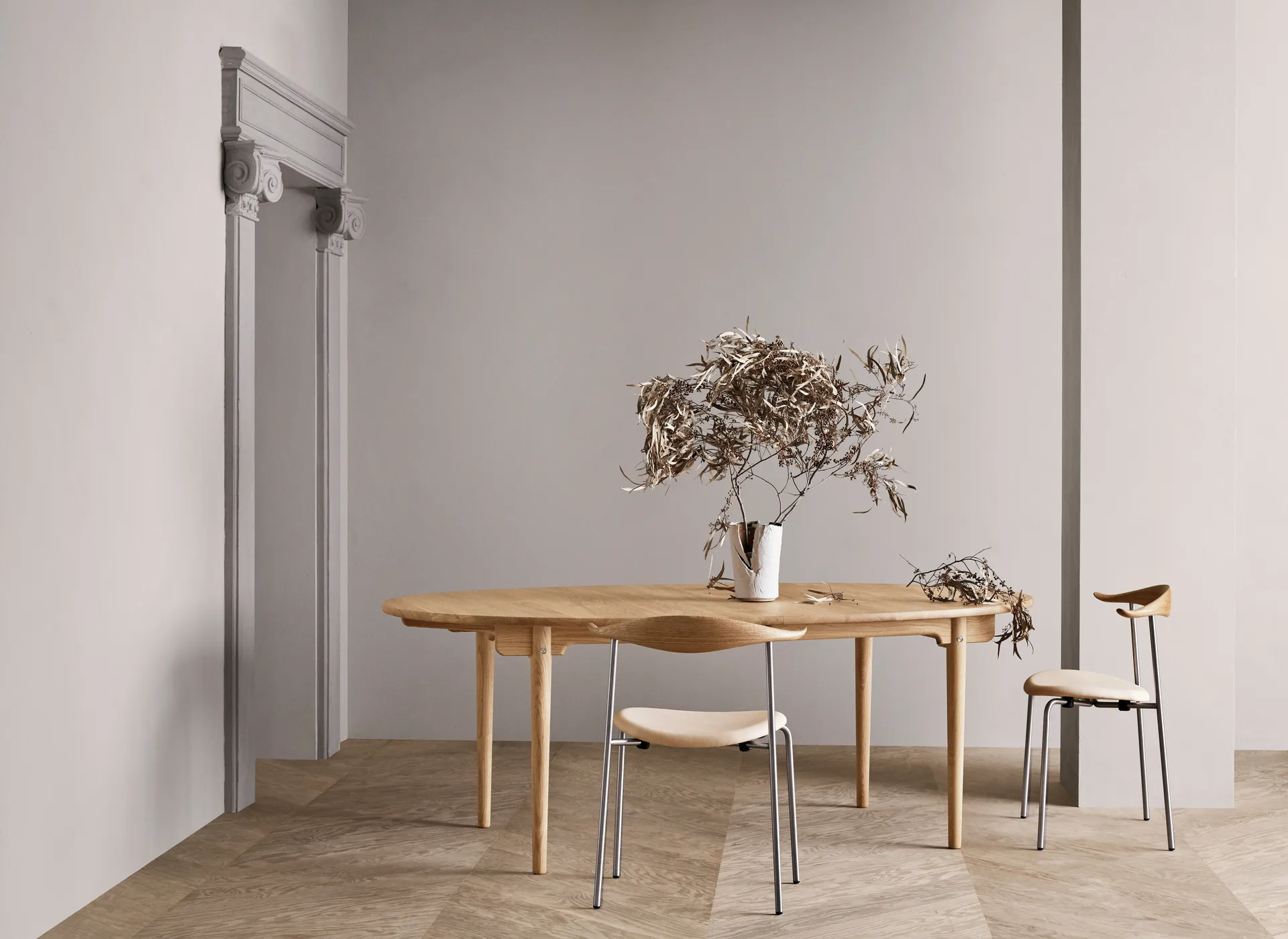 CH338 matbord med plats för 2 ilägg, Oljad ek Carl Hansen & Søn