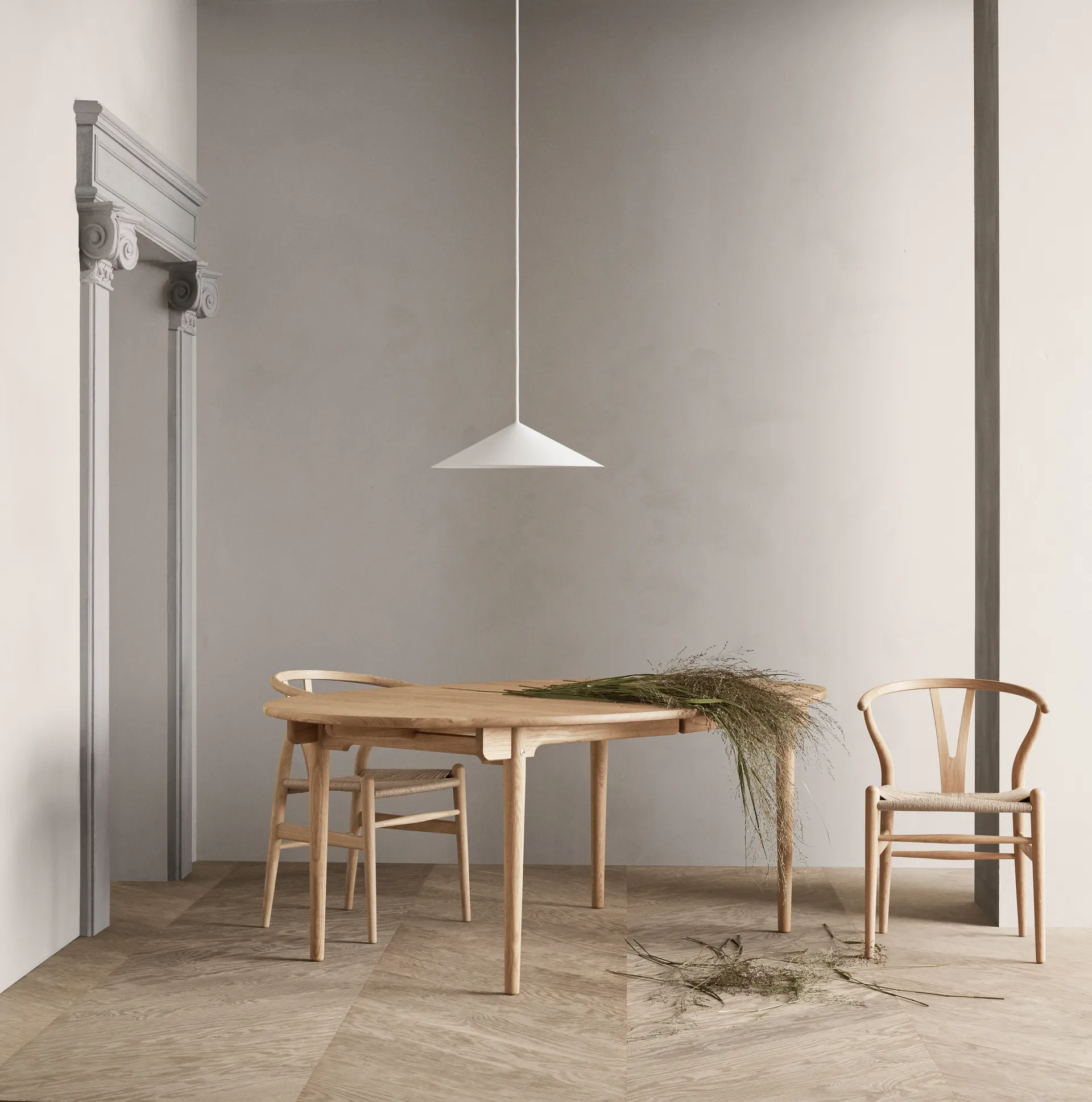 CH338 matbord med plats för 2 ilägg, Oljad ek Carl Hansen & Søn