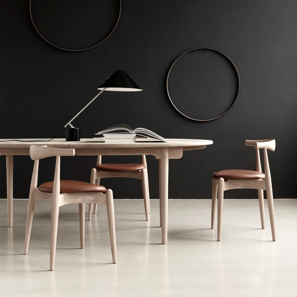 CH338 matbord med plats för 2 ilägg, Vitoljad ek, 200x115 cm Carl Hansen & Søn