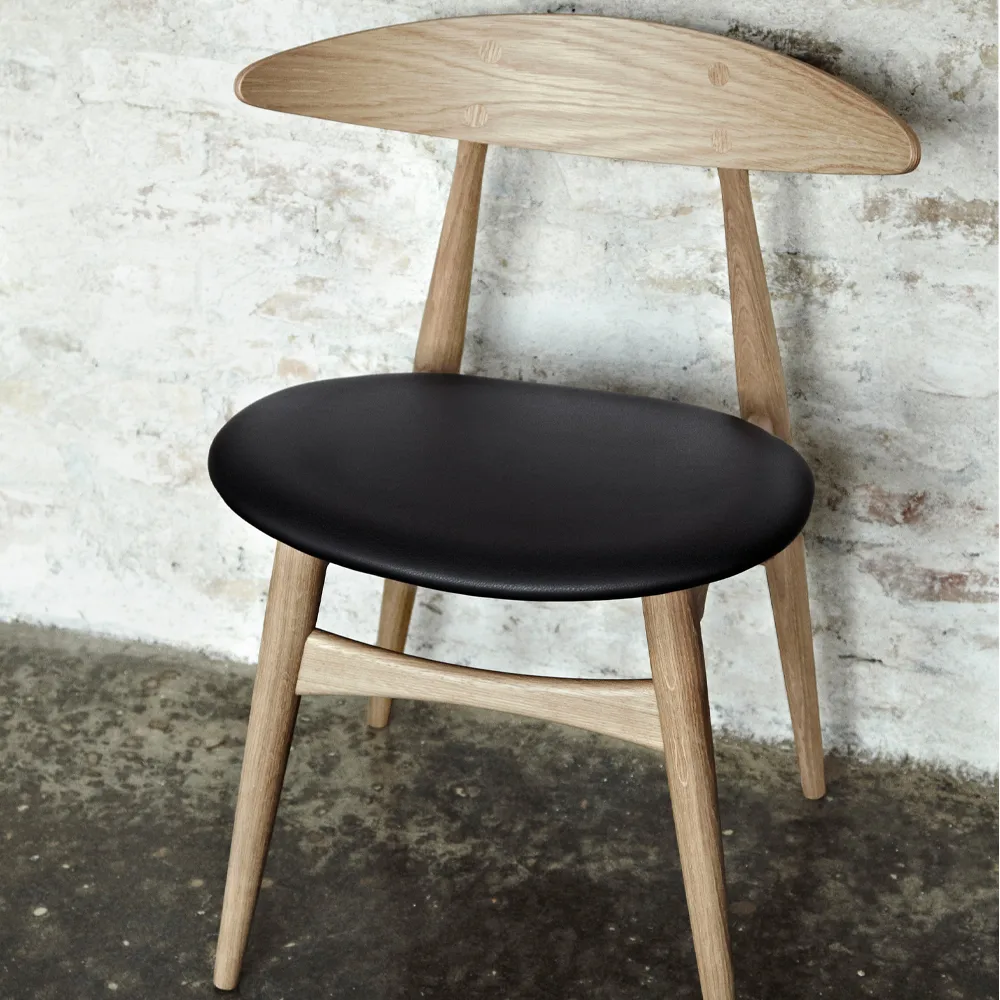 CH33P stol, Thor 301-svartlackad ek Carl Hansen & Søn