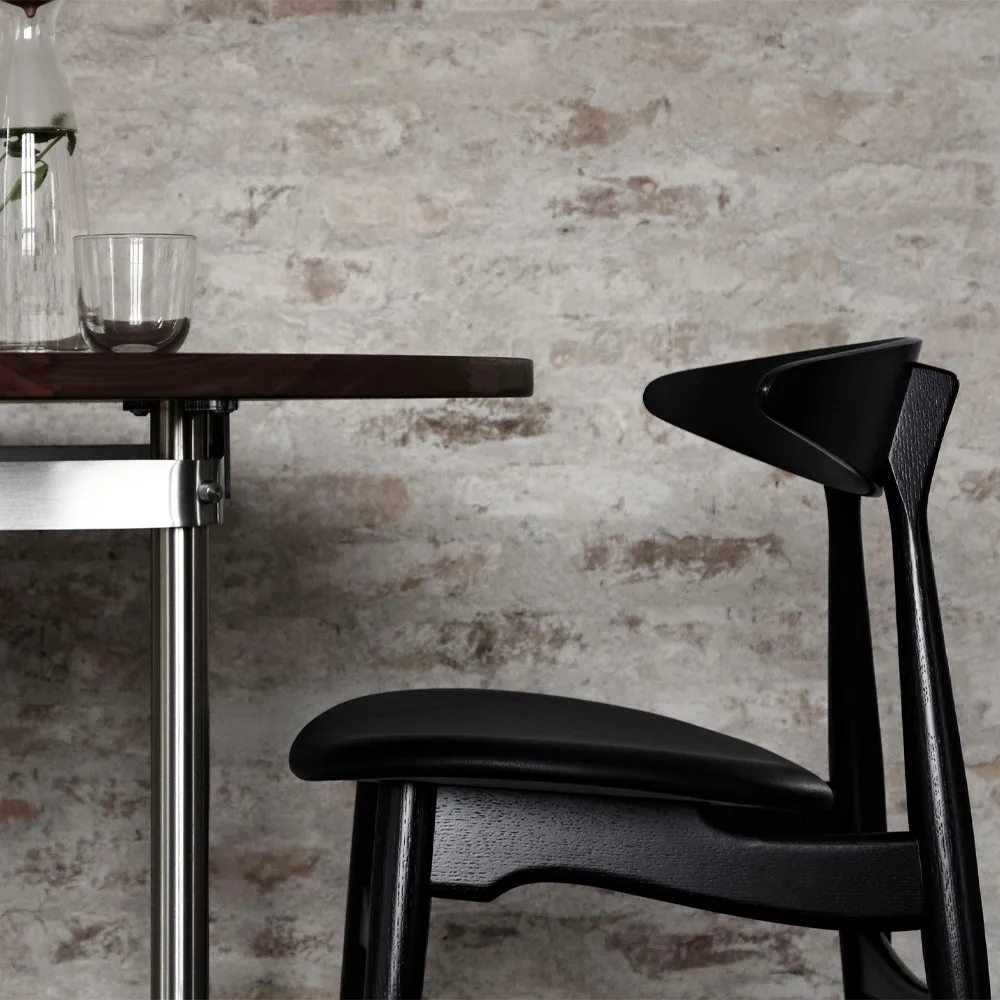 CH33P stol, Thor 301-svartlackad ek Carl Hansen & Søn