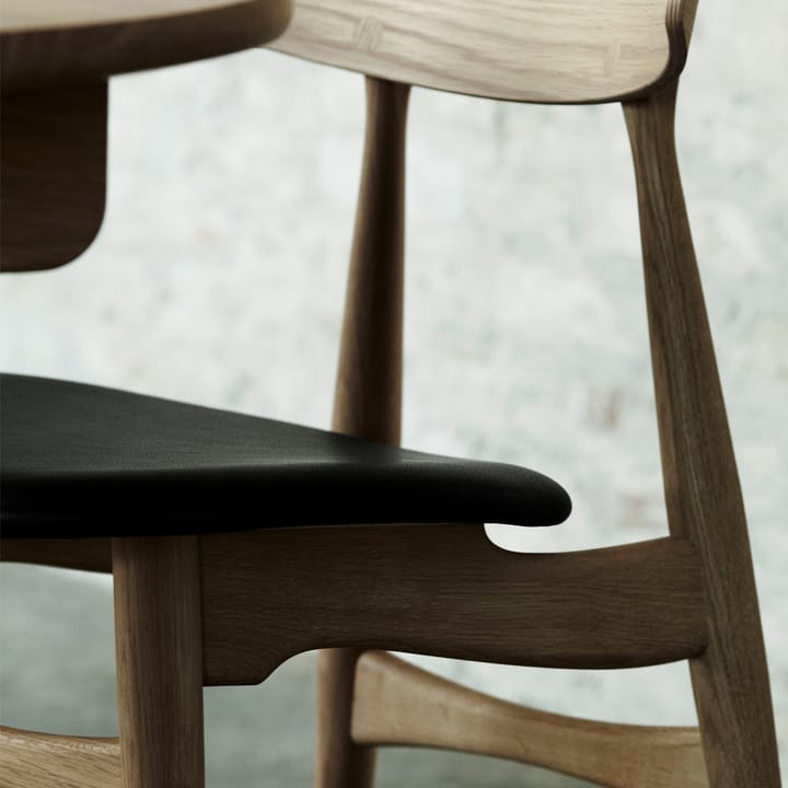 CH33P stol, Thor 301-svartlackat ek Carl Hansen & Søn